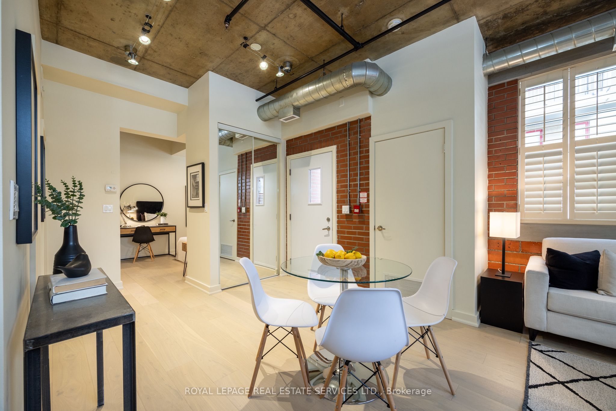 10 Wellesley Place 101 Property Photo 11