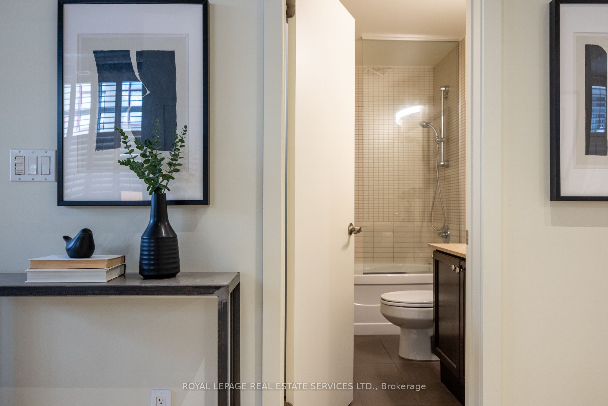 10 Wellesley Place 101 Property Photo 15