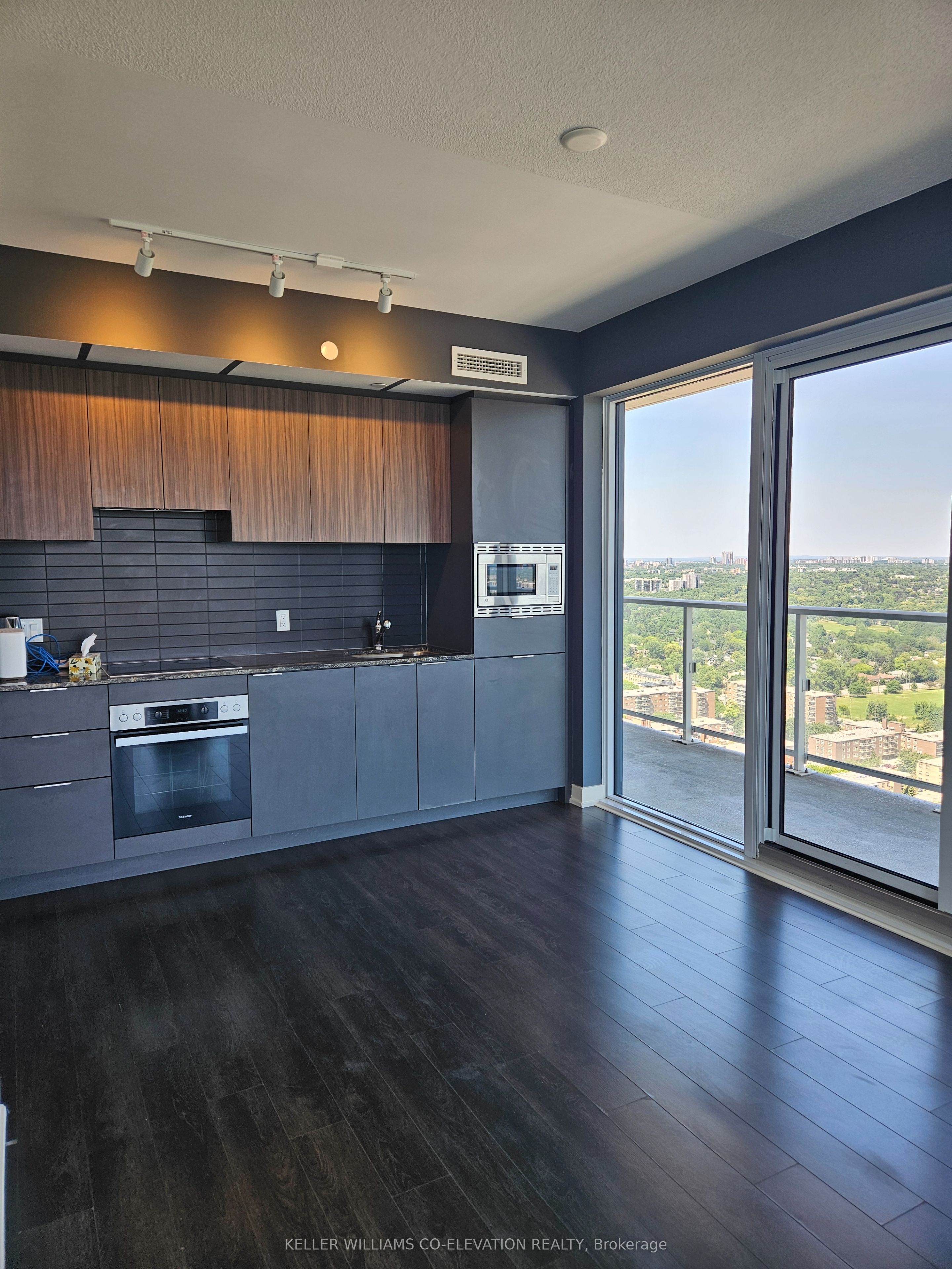 #2902 - 50 O'neill Road Property Photo 1