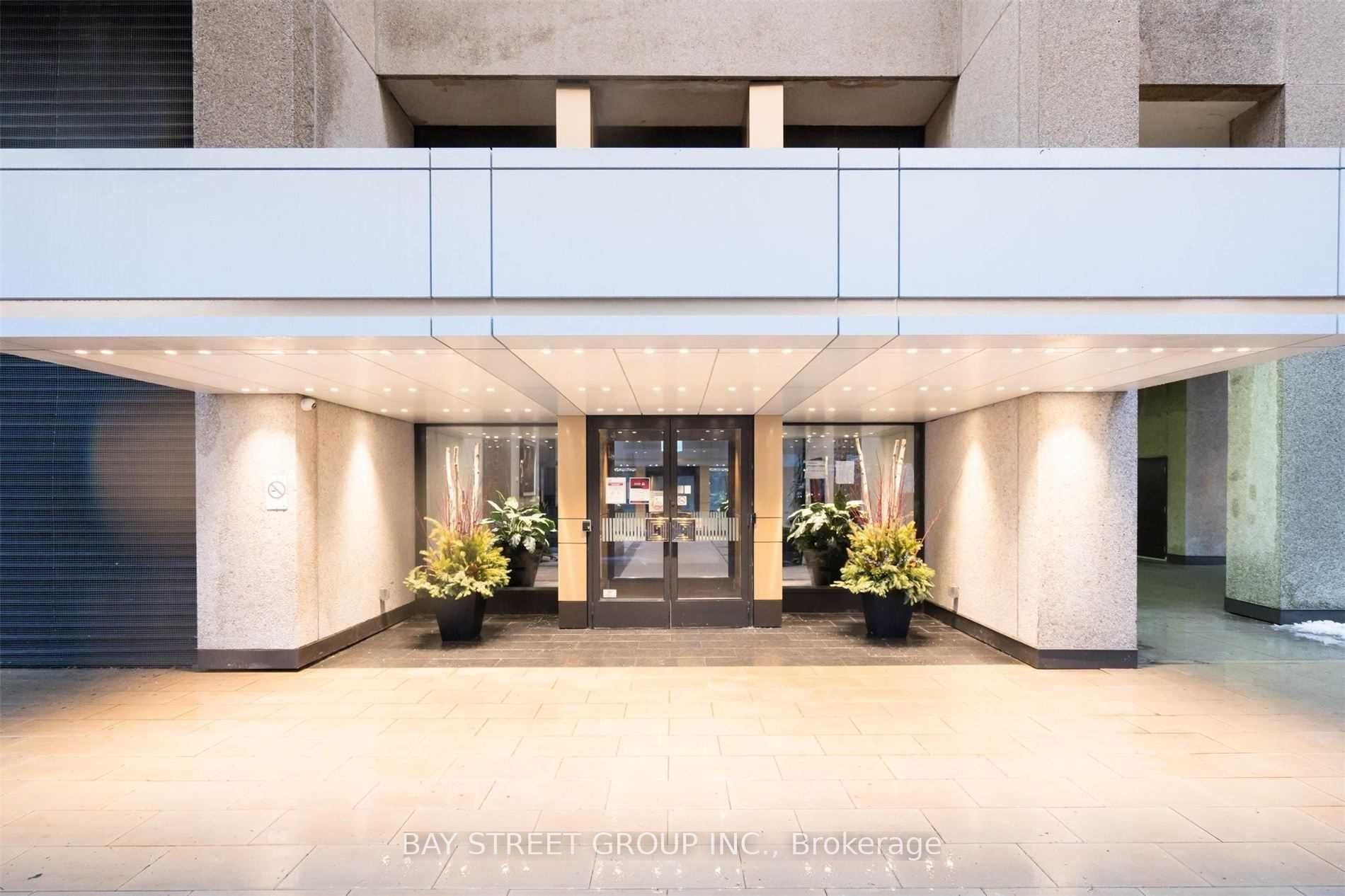 #3019 - 33 Harbour Square Property Photo 1