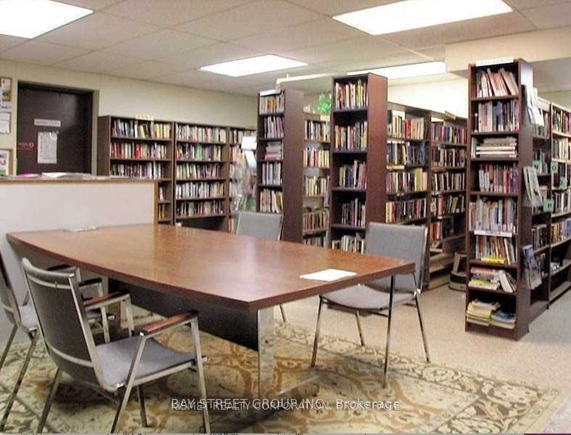 #3019 - 33 Harbour Square Property Photo 9