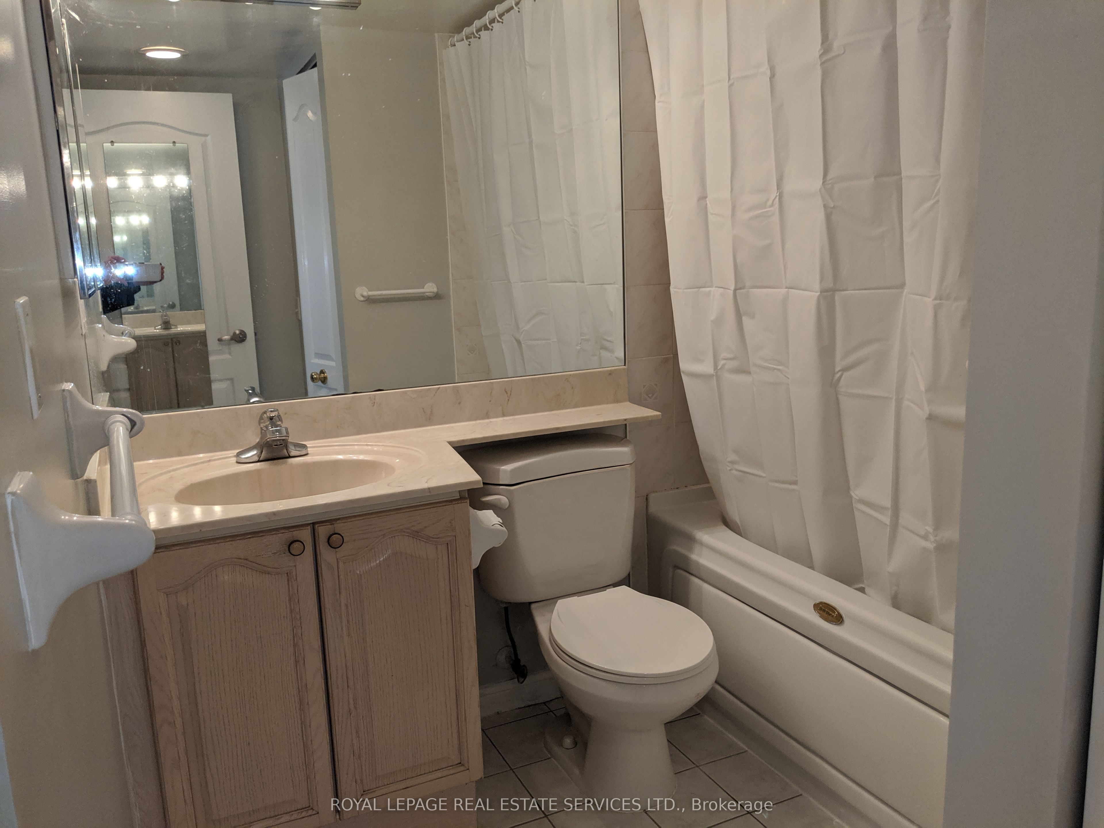#509 - 5 Rosehill Avenue Property Photo 9