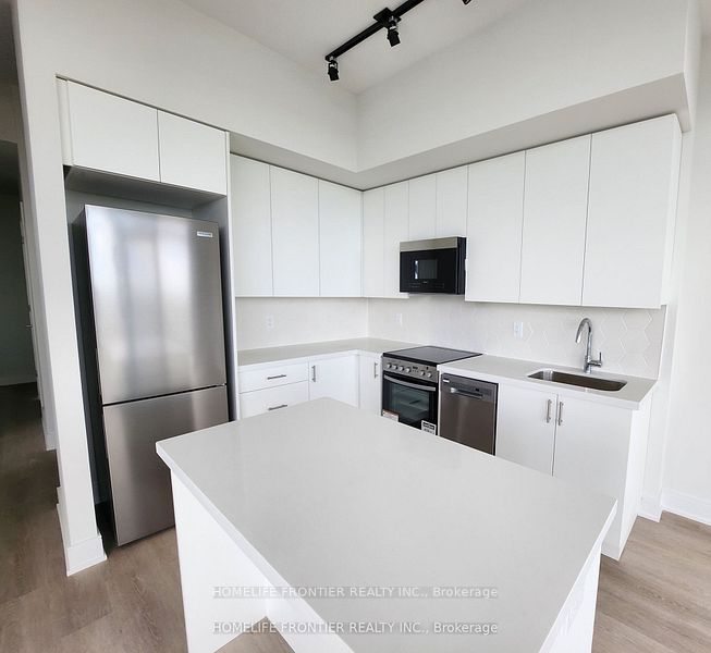 #ph05 - 15 Ellerslie Avenue Property Photo 1