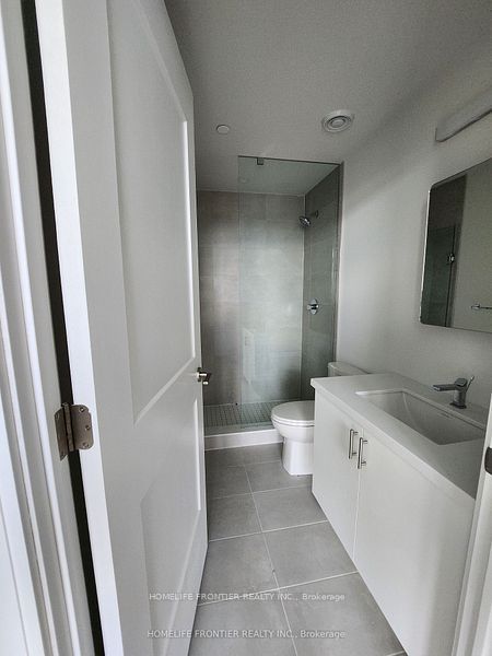 #ph05 - 15 Ellerslie Avenue Property Photo 4