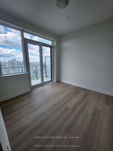 #ph05 - 15 Ellerslie Avenue Property Photo 5