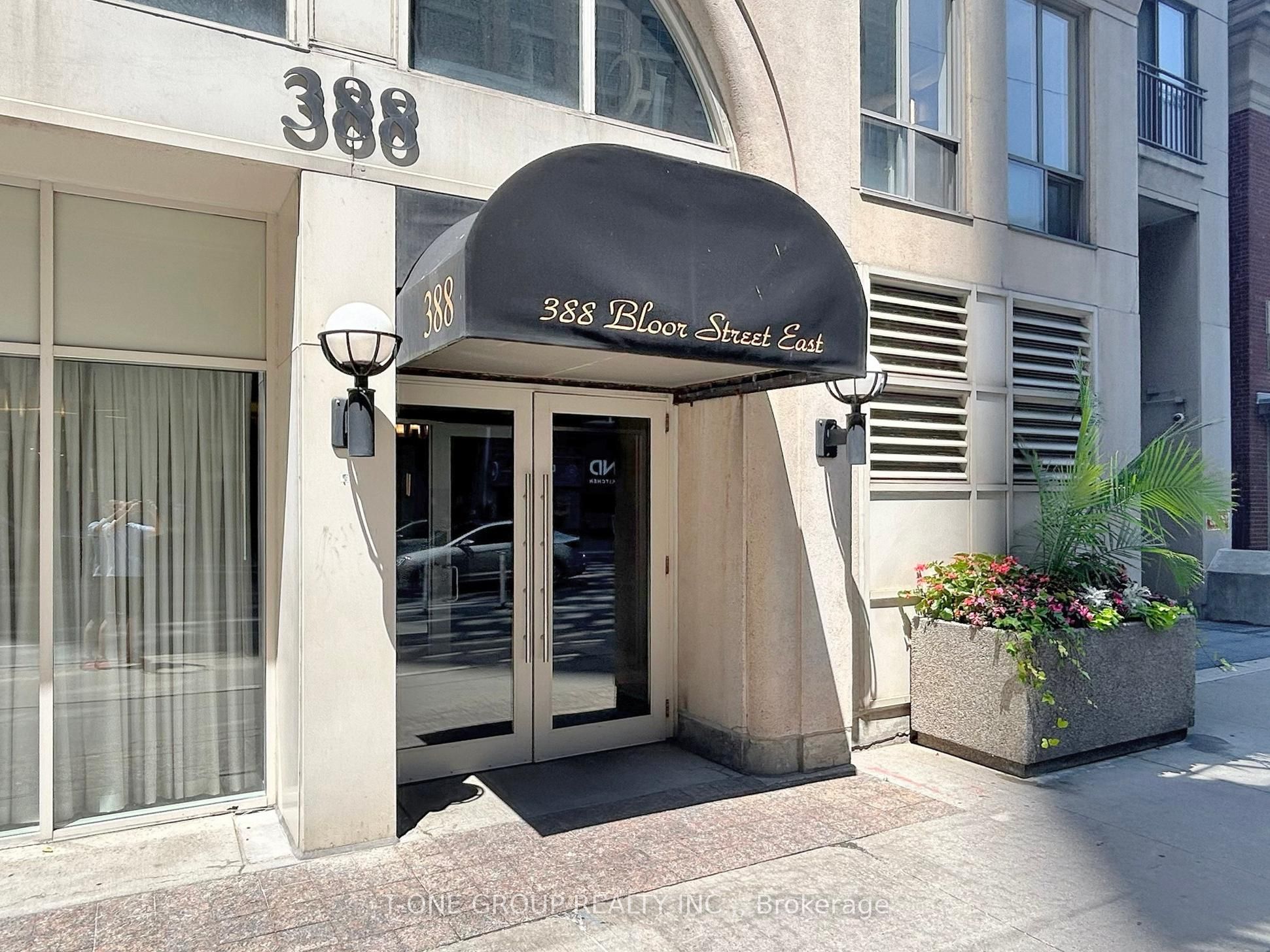 #1607 - 388 Bloor Street Property Photo 2