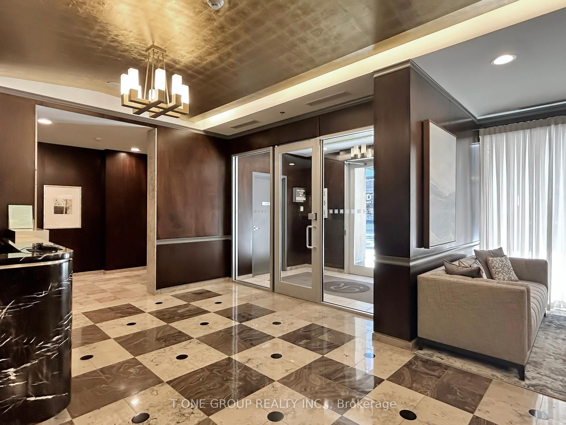 #1607 - 388 Bloor Street Property Photo 3