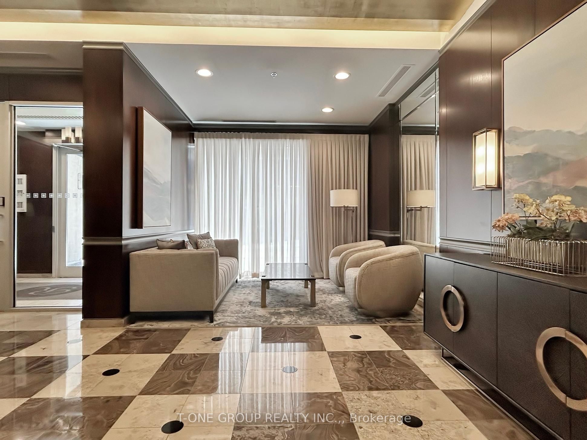 #1607 - 388 Bloor Street Property Photo 4