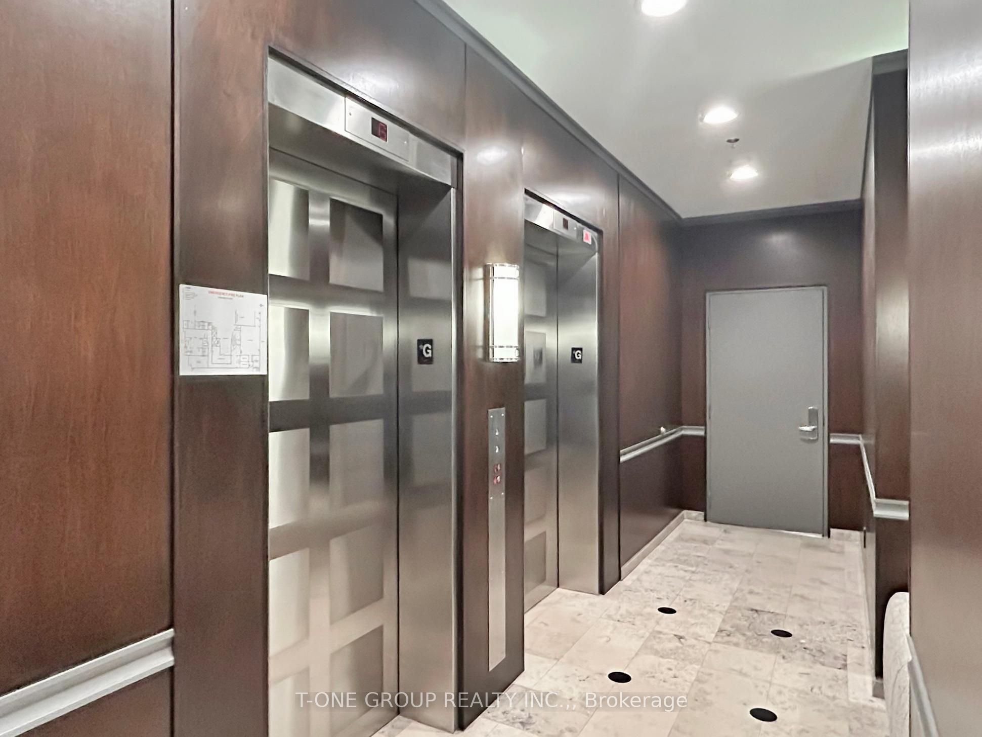 #1607 - 388 Bloor Street Property Photo 5