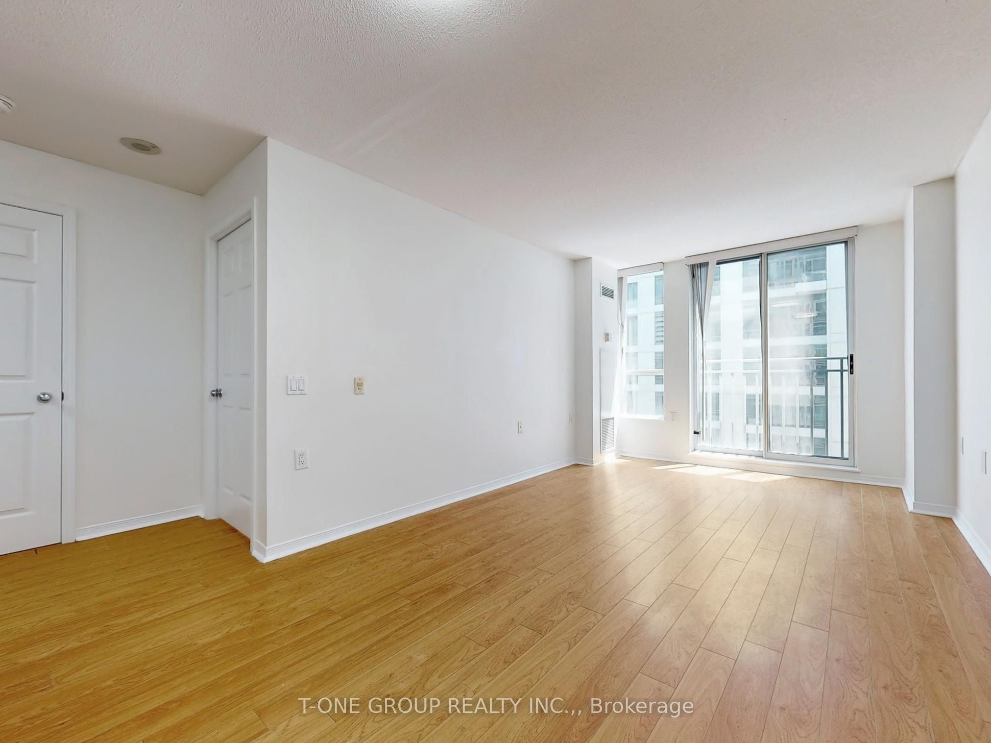 #1607 - 388 Bloor Street Property Photo 8