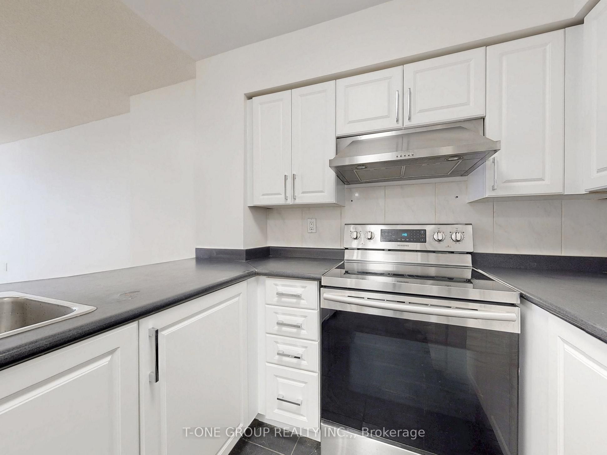 #1607 - 388 Bloor Street Property Photo 12