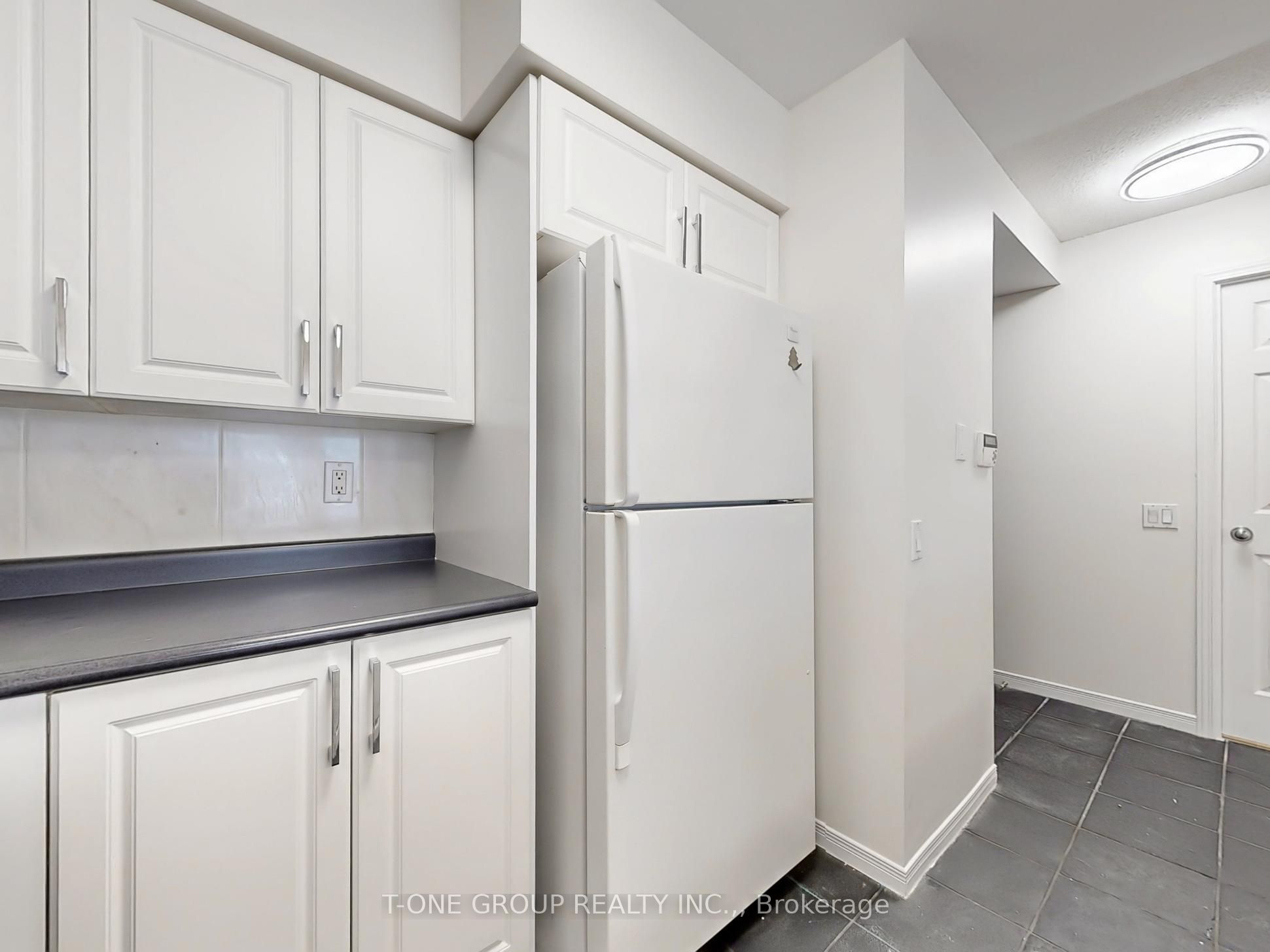 #1607 - 388 Bloor Street Property Photo 13