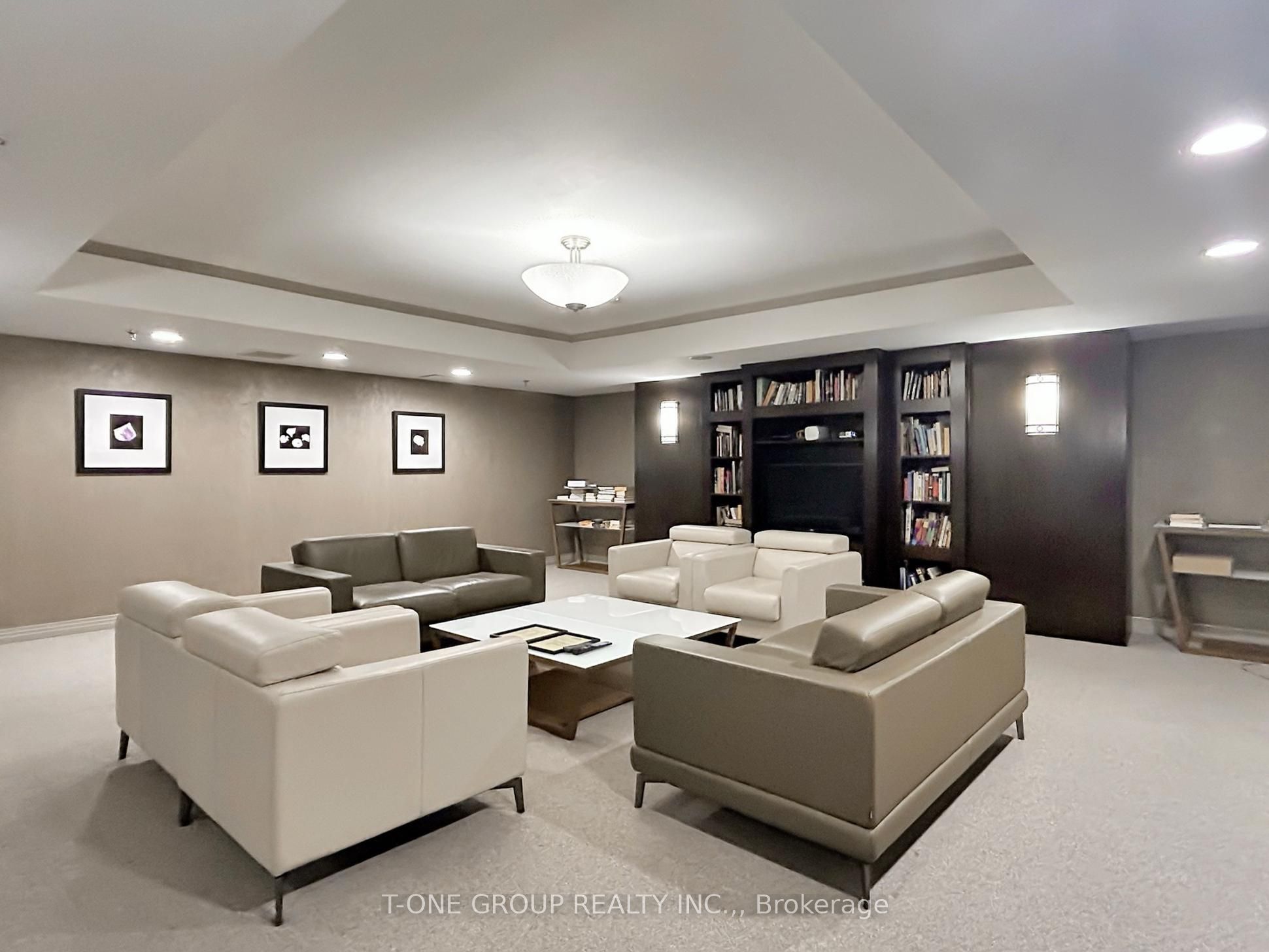 #1607 - 388 Bloor Street Property Photo 31