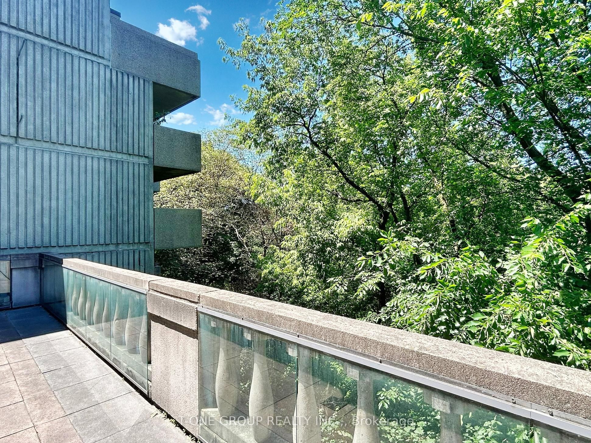 #1607 - 388 Bloor Street Property Photo 37