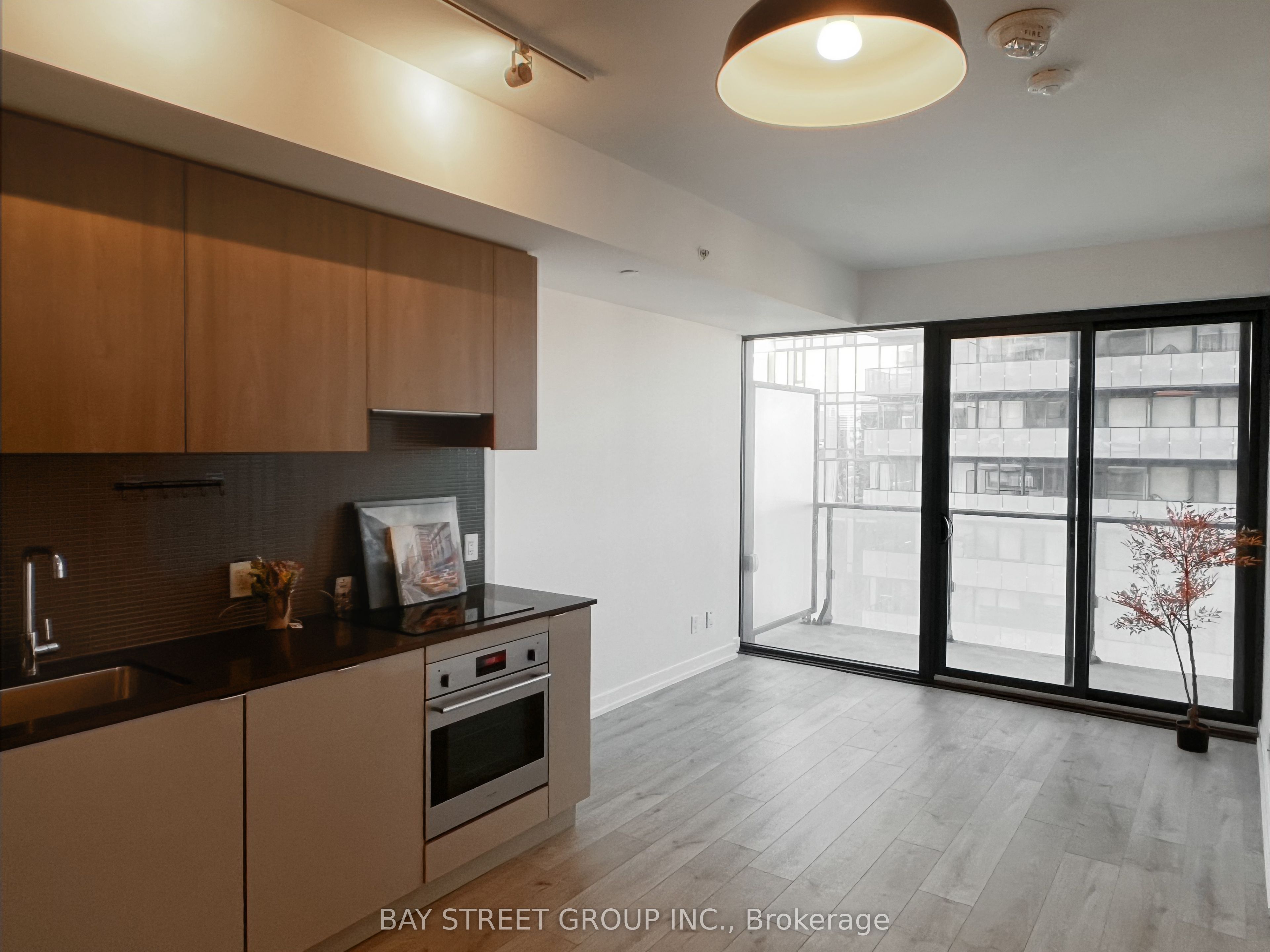 #2707 - 161 Roehampton Avenue Property Photo 4