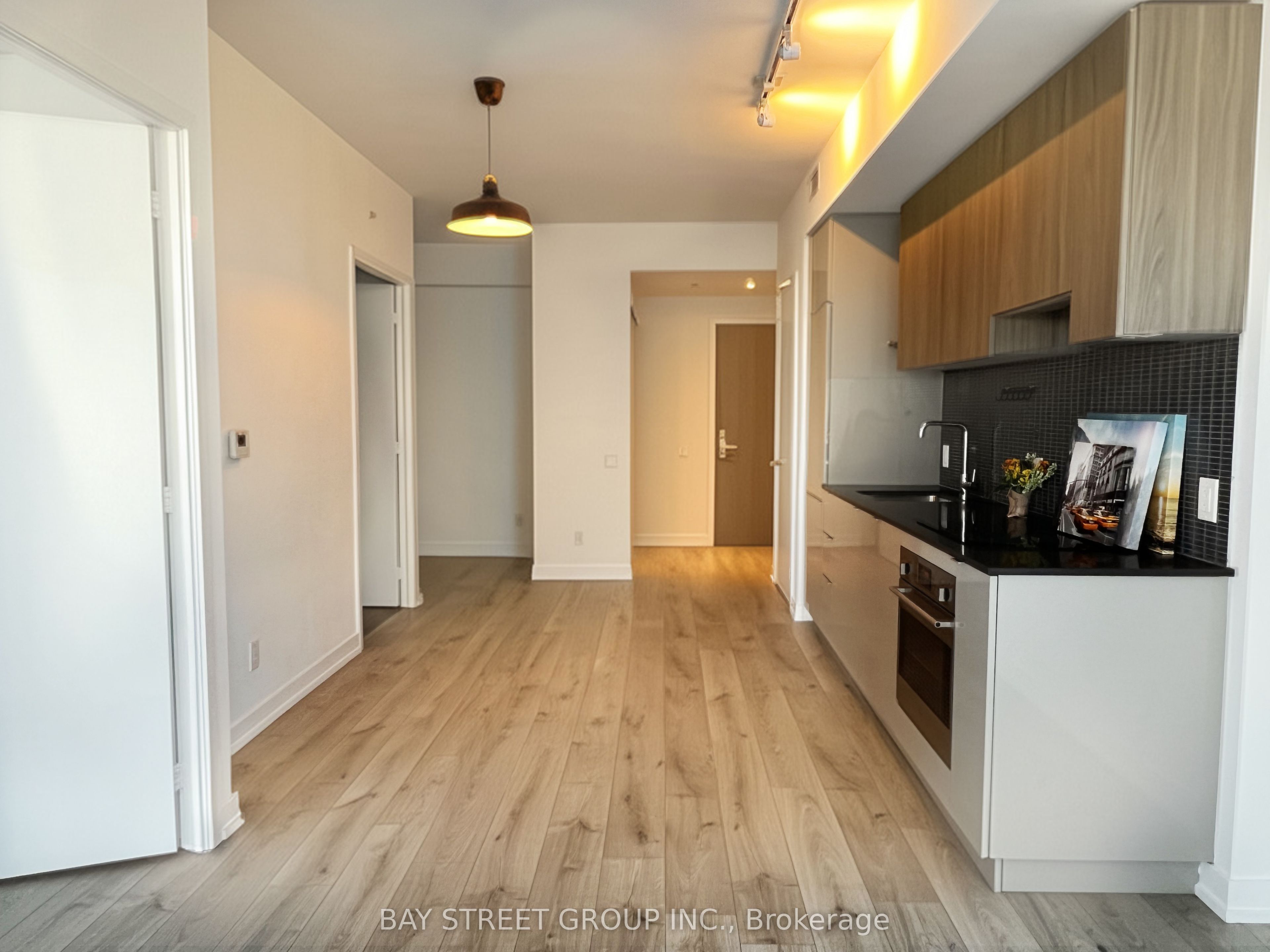 #2707 - 161 Roehampton Avenue Property Photo 5