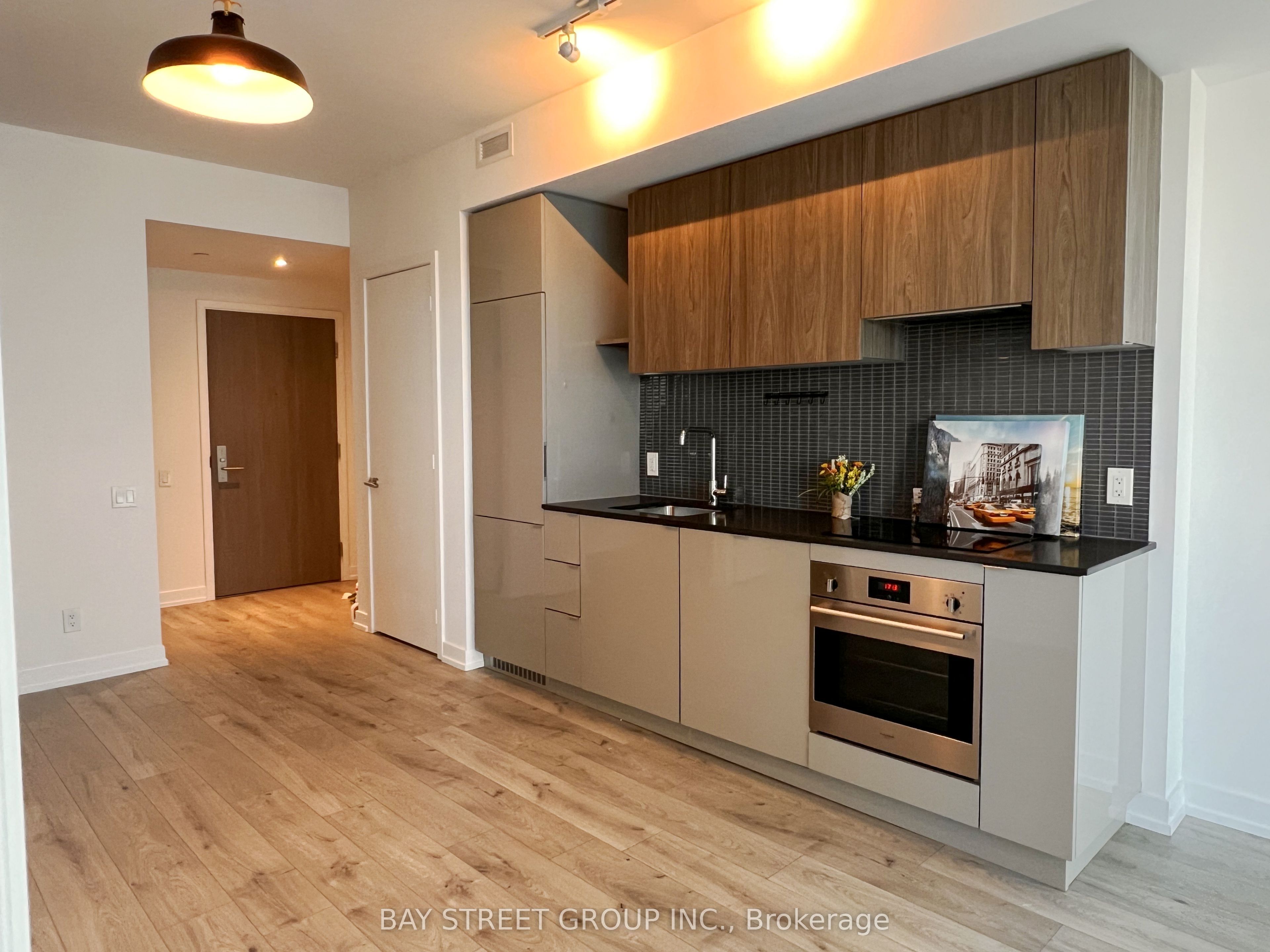 #2707 - 161 Roehampton Avenue Property Photo 6