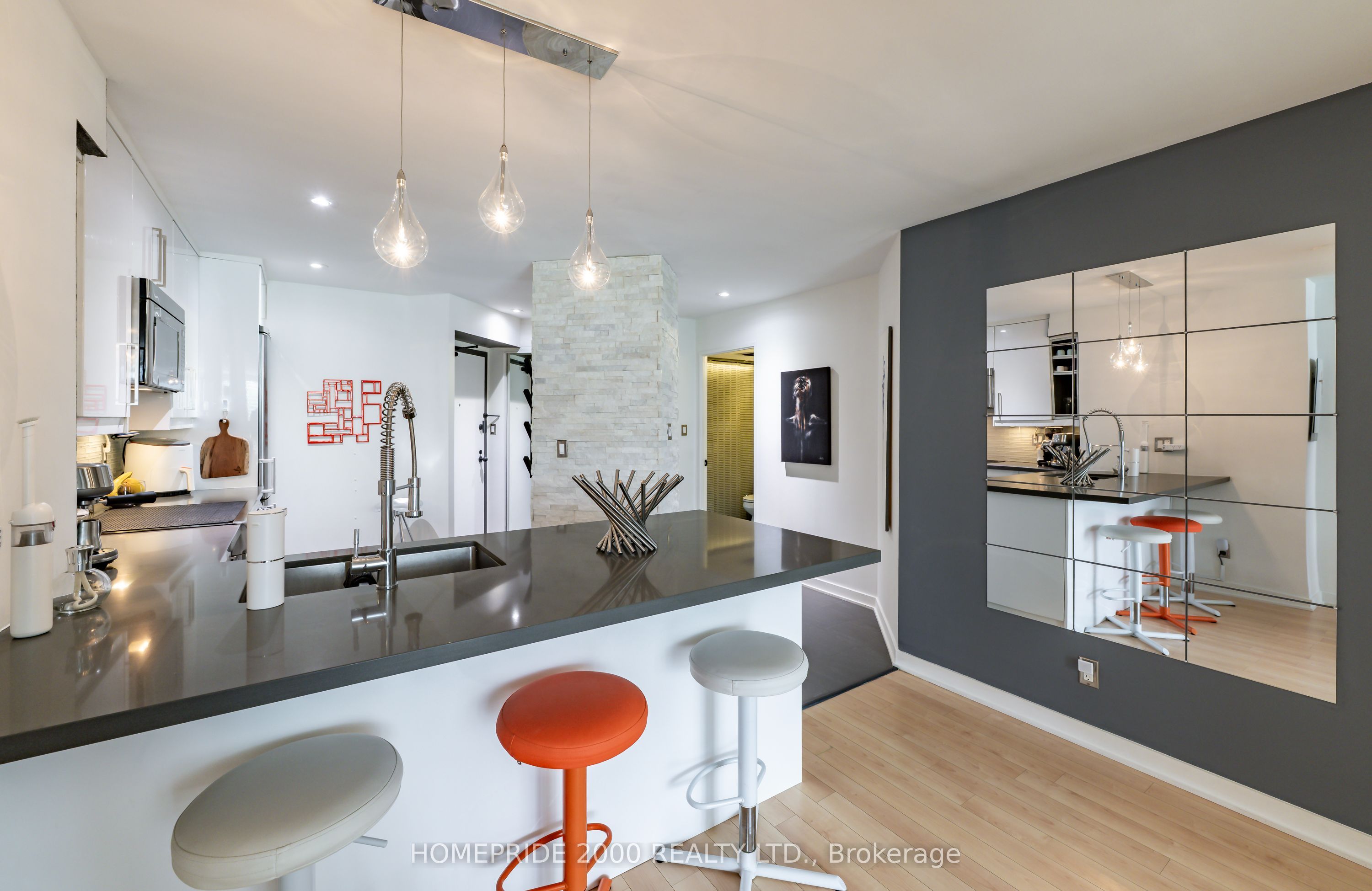 24 Wellesley Street W 315 Property Photo 1