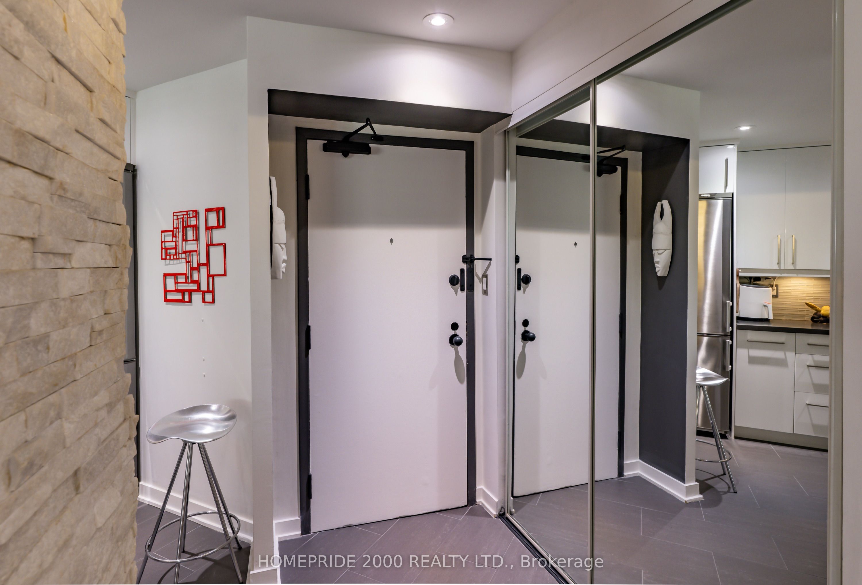 24 Wellesley Street W 315 Property Photo 2