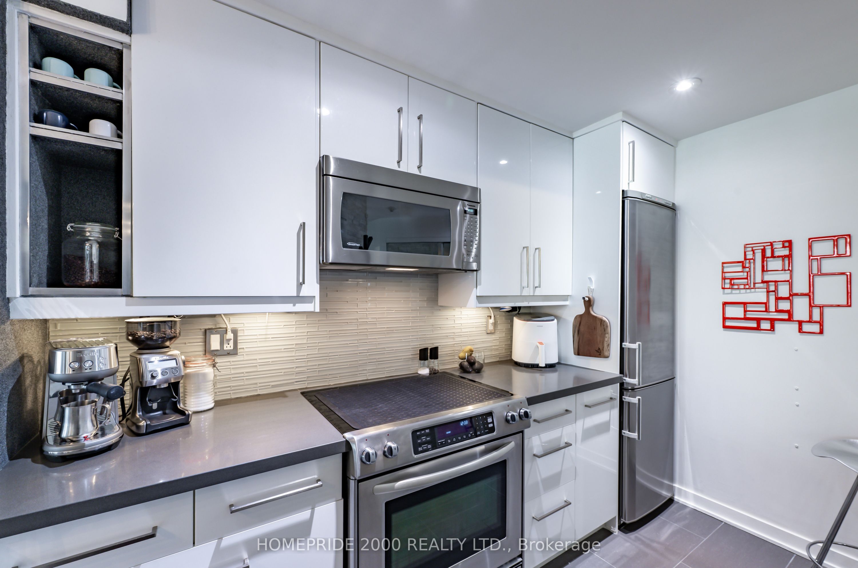 24 Wellesley Street W 315 Property Photo 8