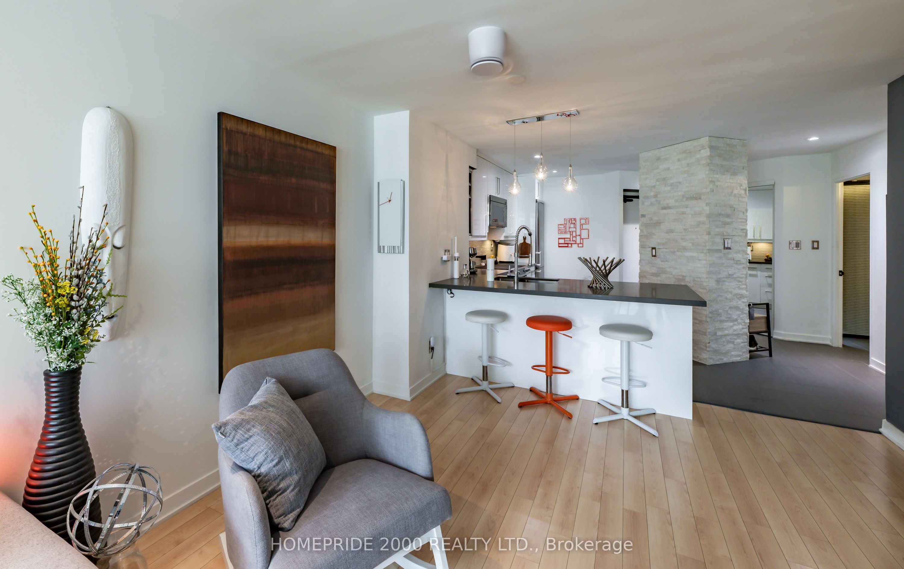 24 Wellesley Street W 315 Property Photo 11
