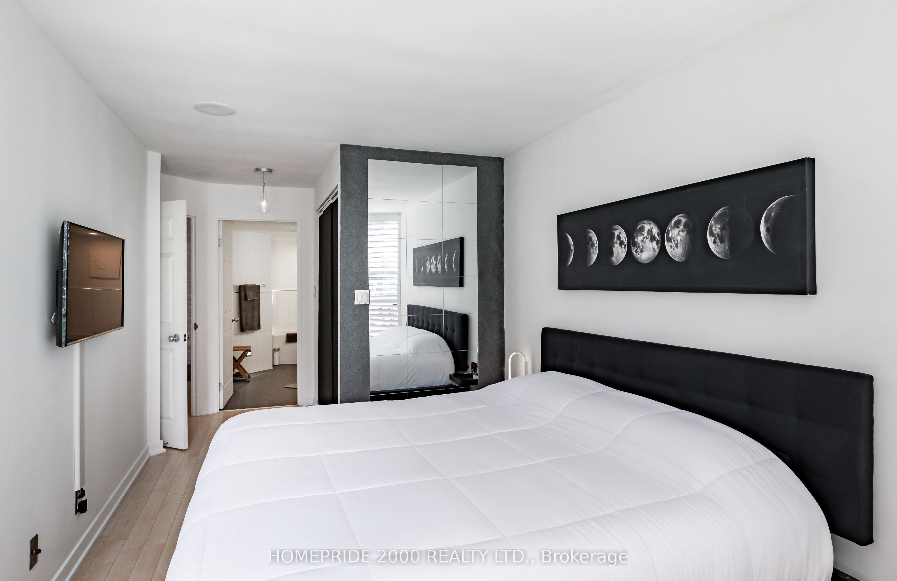 24 Wellesley Street W 315 Property Photo 16