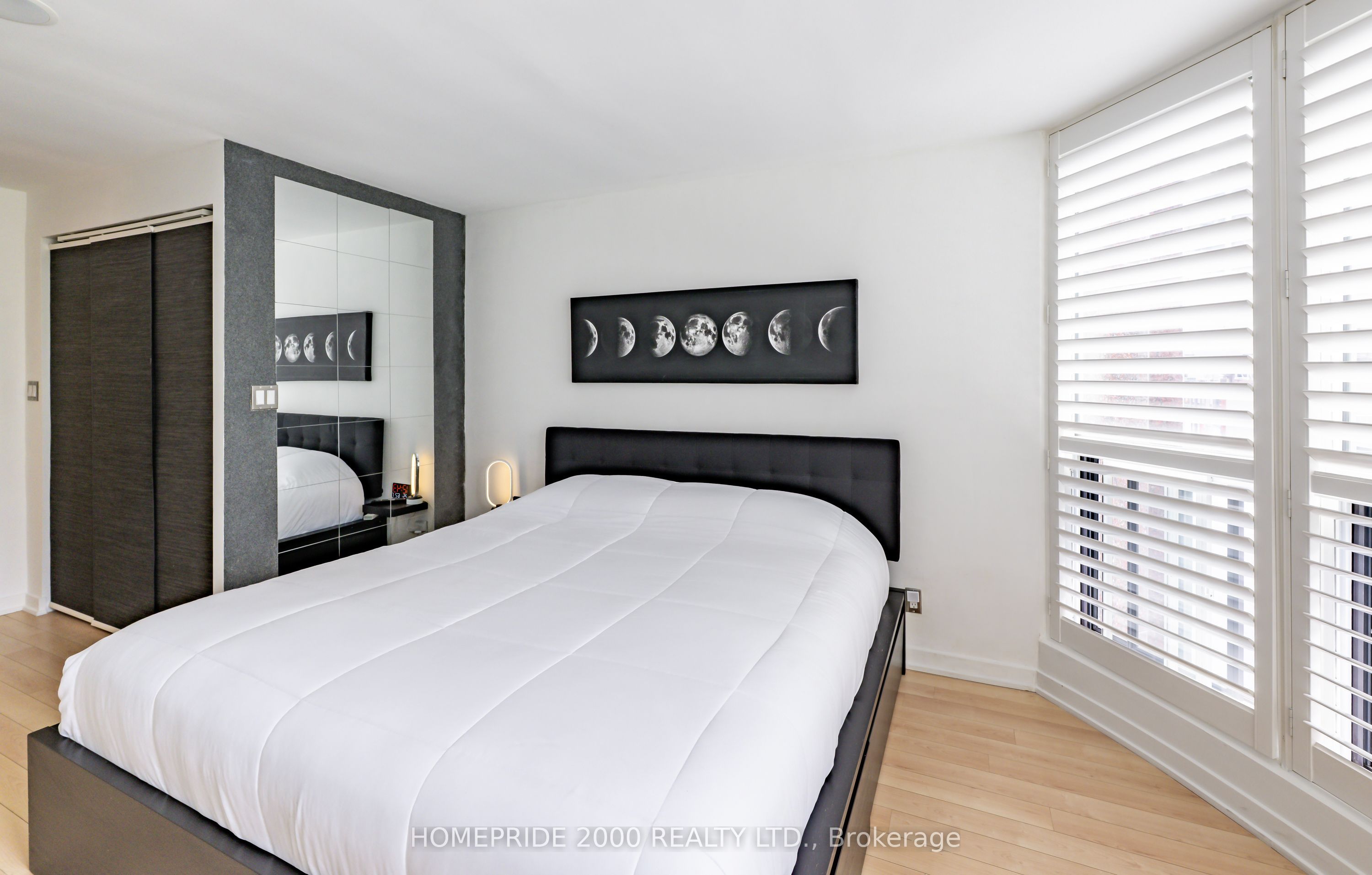 24 Wellesley Street W 315 Property Photo 17