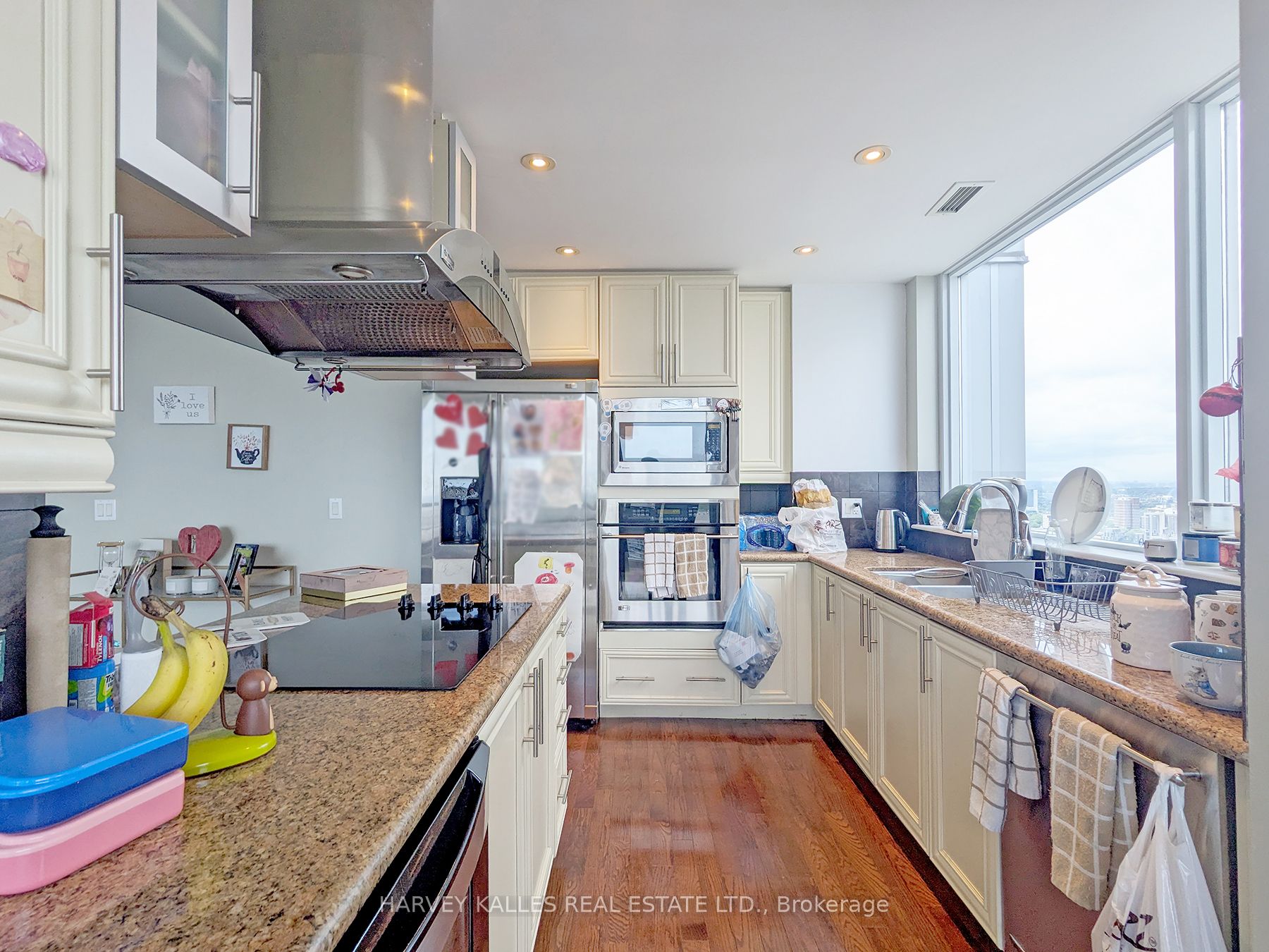 761 Bay Street 4302 Property Photo 6