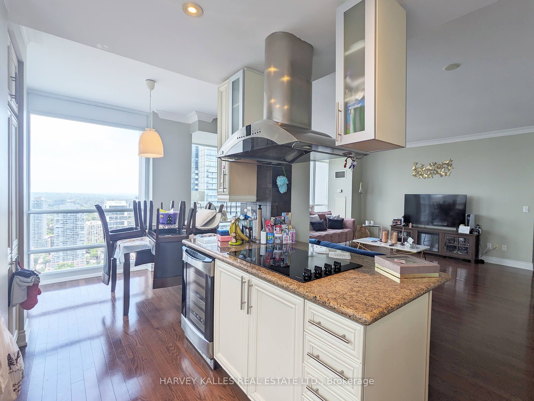 761 Bay Street 4302 Property Photo 7