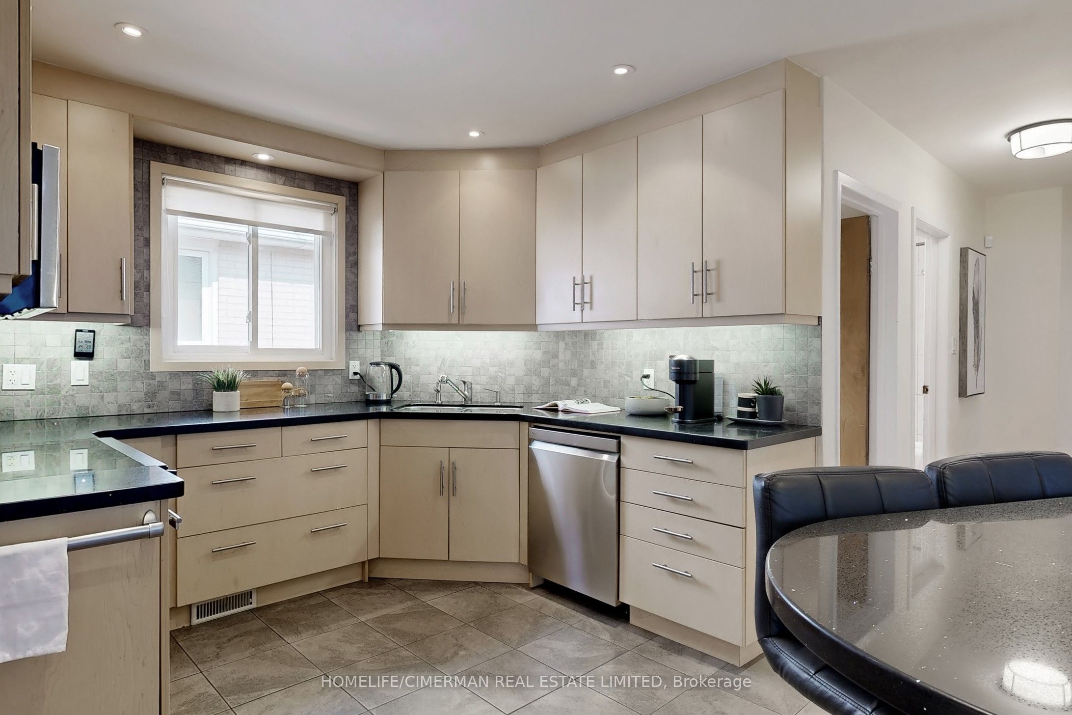 239 Dunforest Avenue Property Photo 7