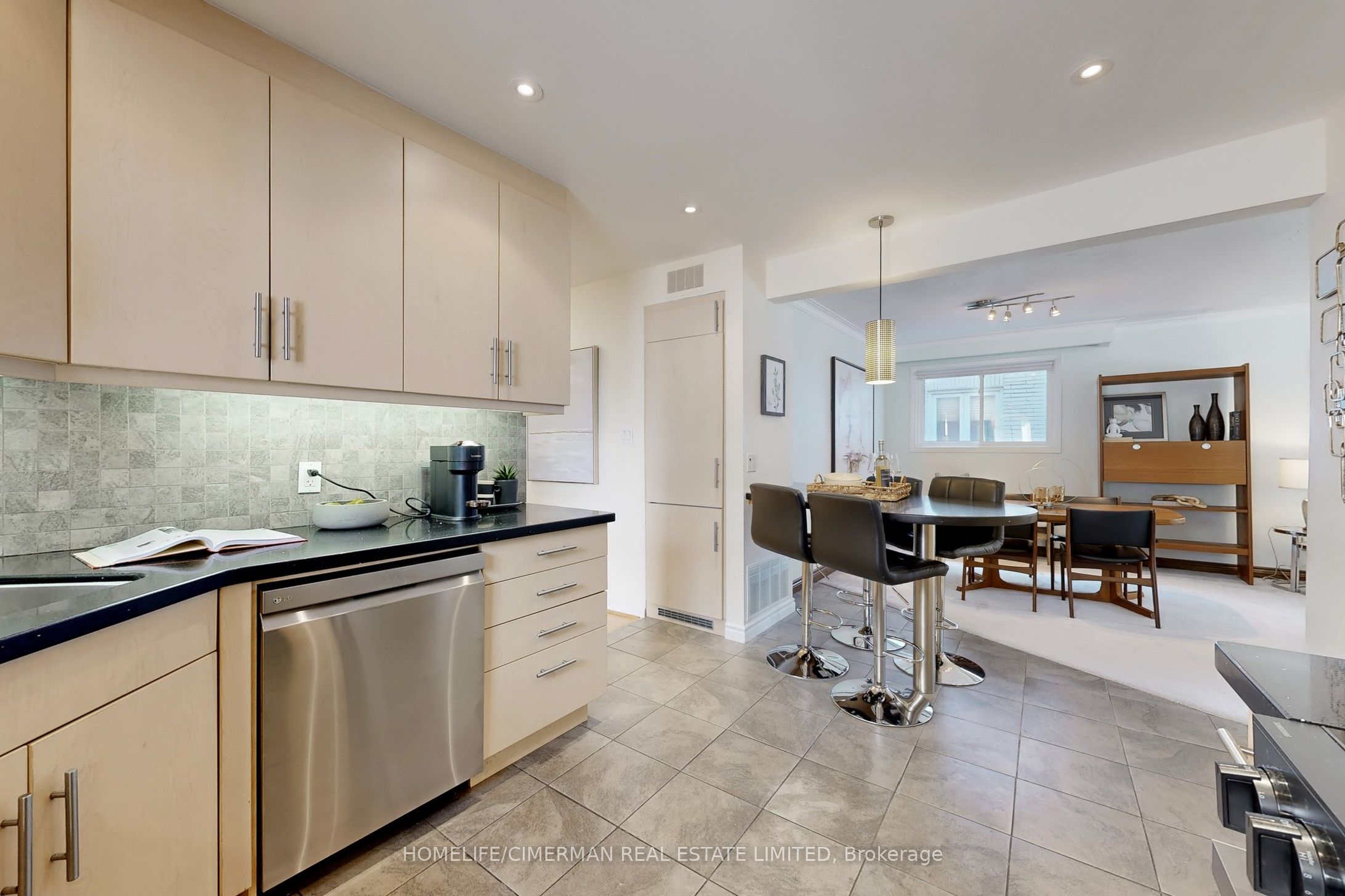 239 Dunforest Avenue Property Photo 9