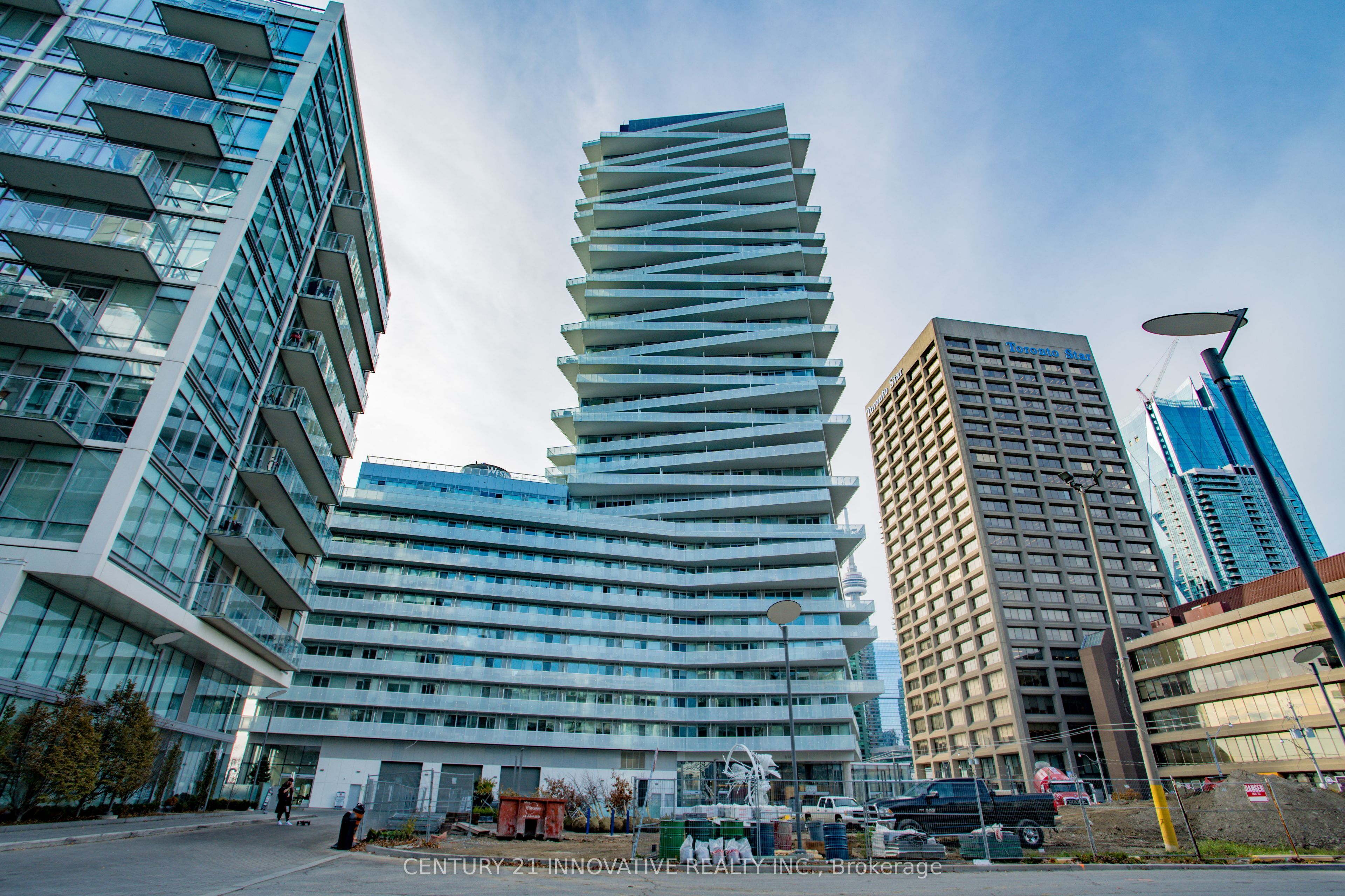 15 Queens Quay N/a E 2403 Property Photo 2