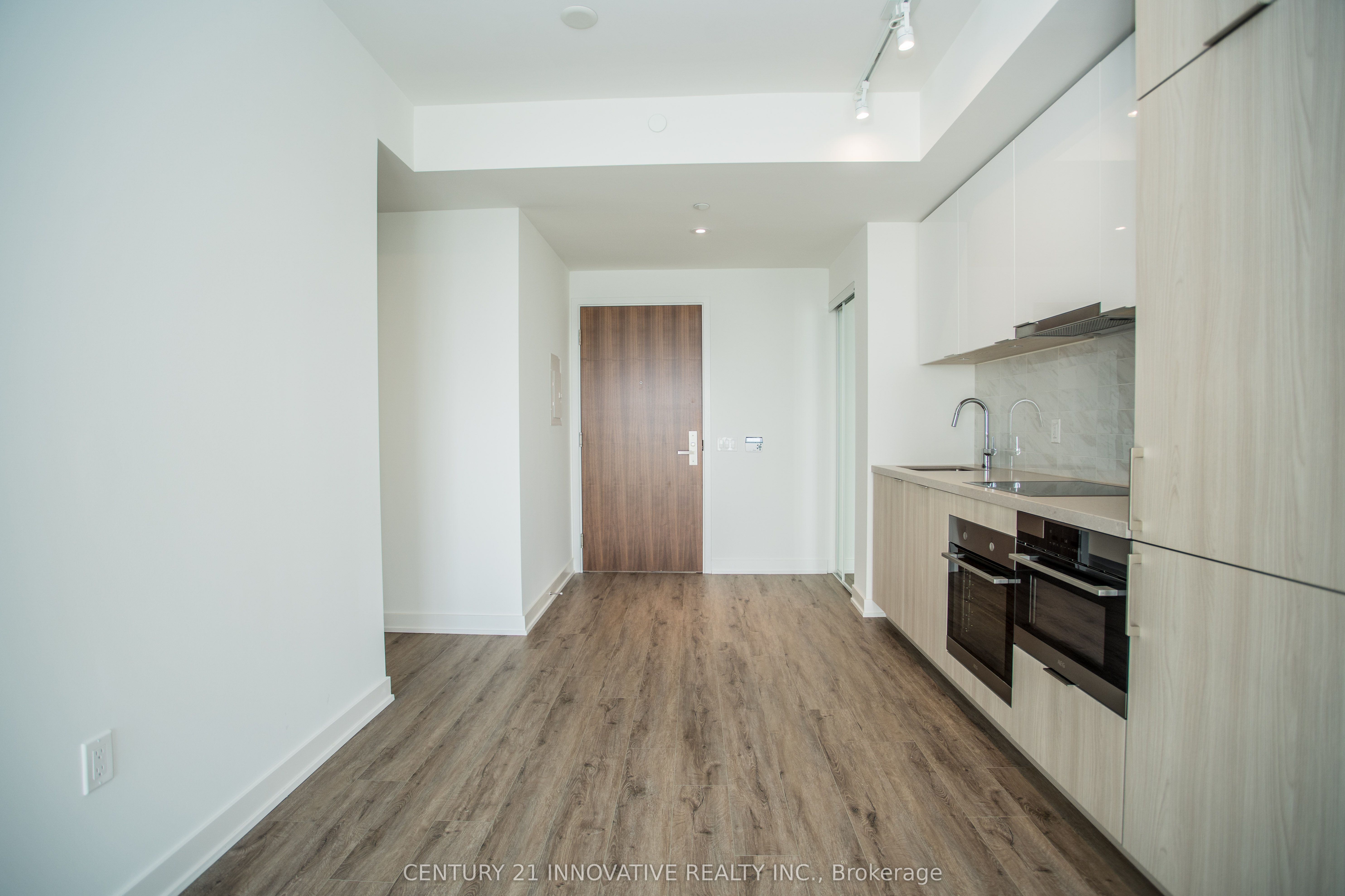 15 Queens Quay N/a E 2403 Property Photo 6