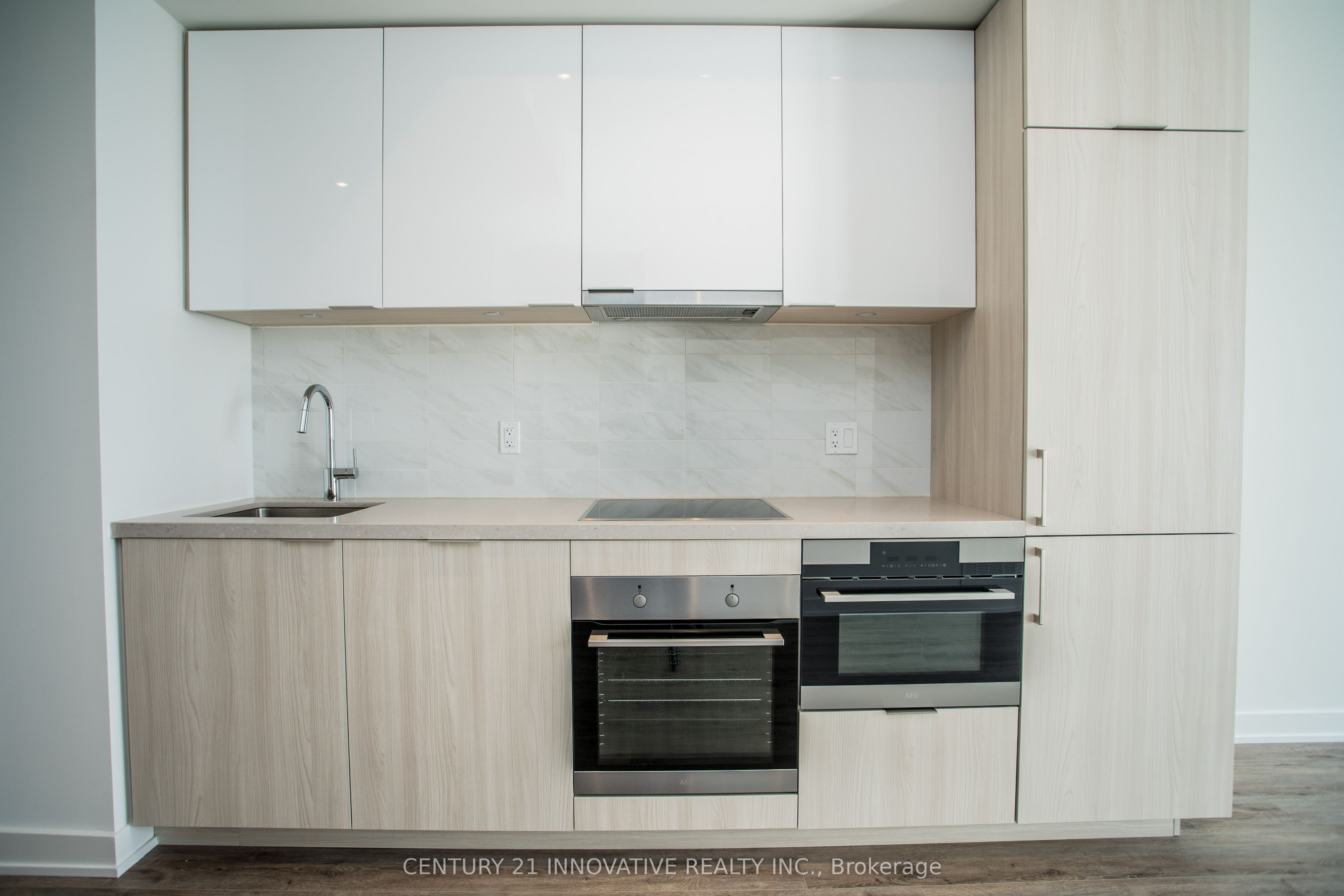 15 Queens Quay N/a E 2403 Property Photo 7