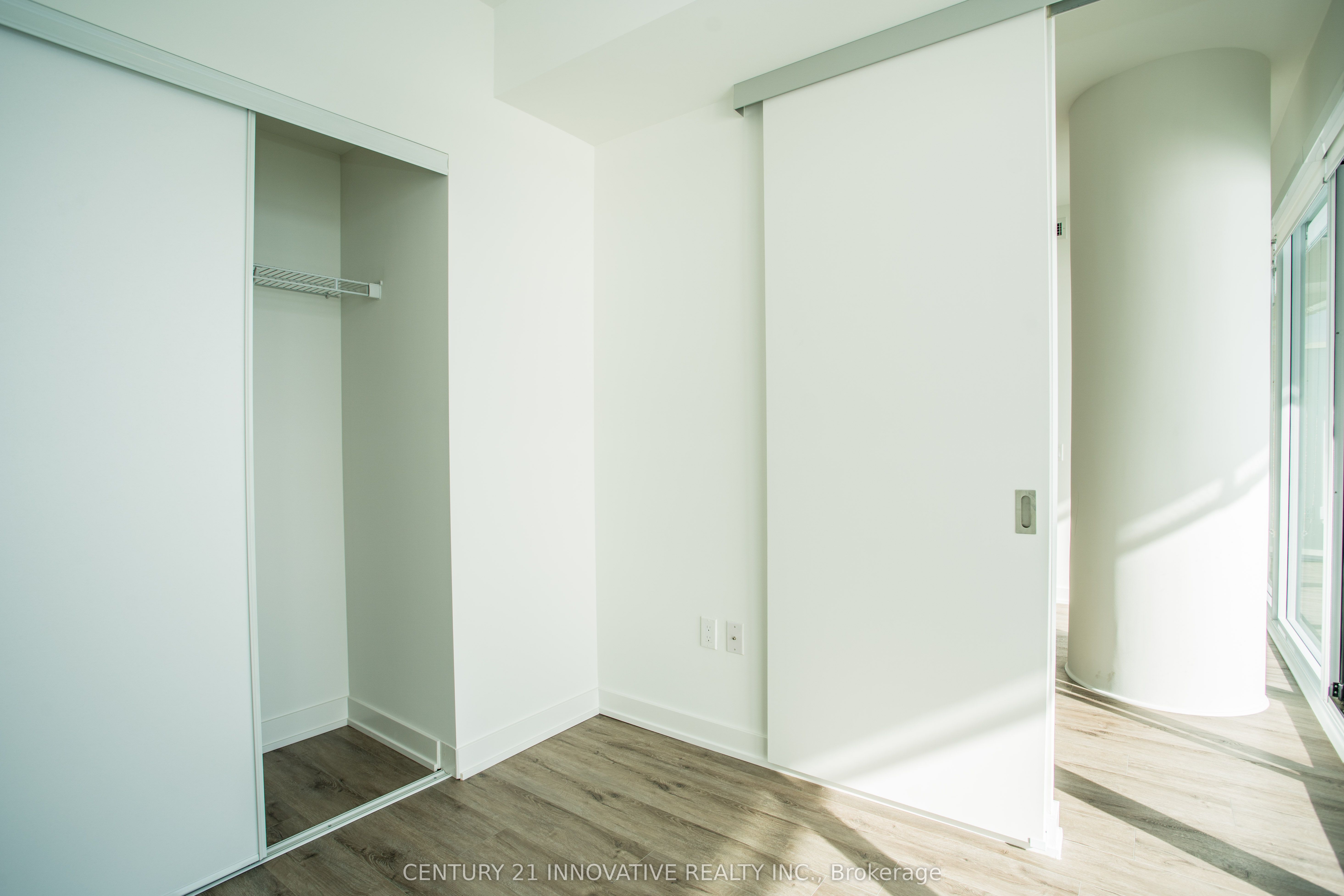 15 Queens Quay N/a E 2403 Property Photo 9