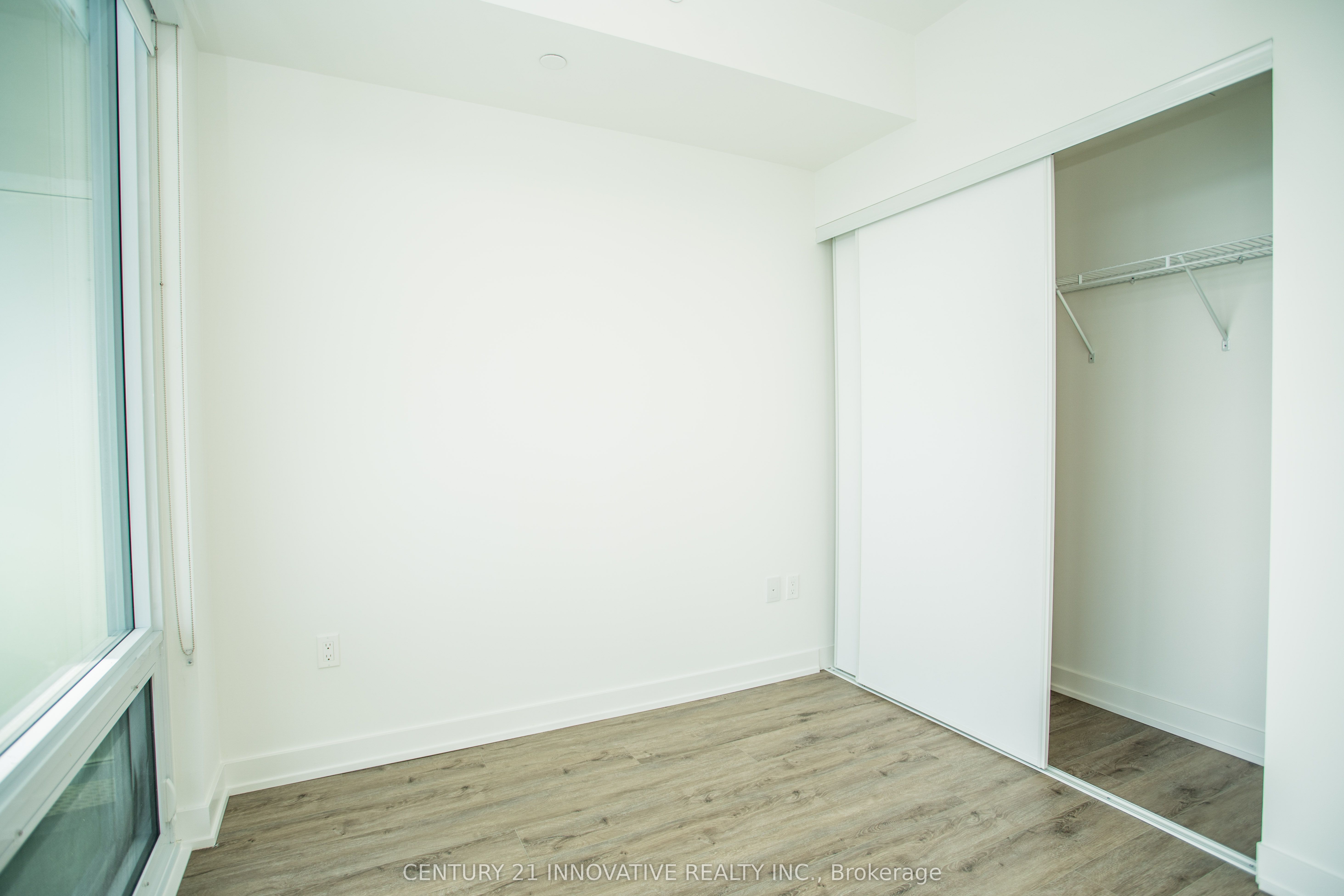 15 Queens Quay N/a E 2403 Property Photo 11