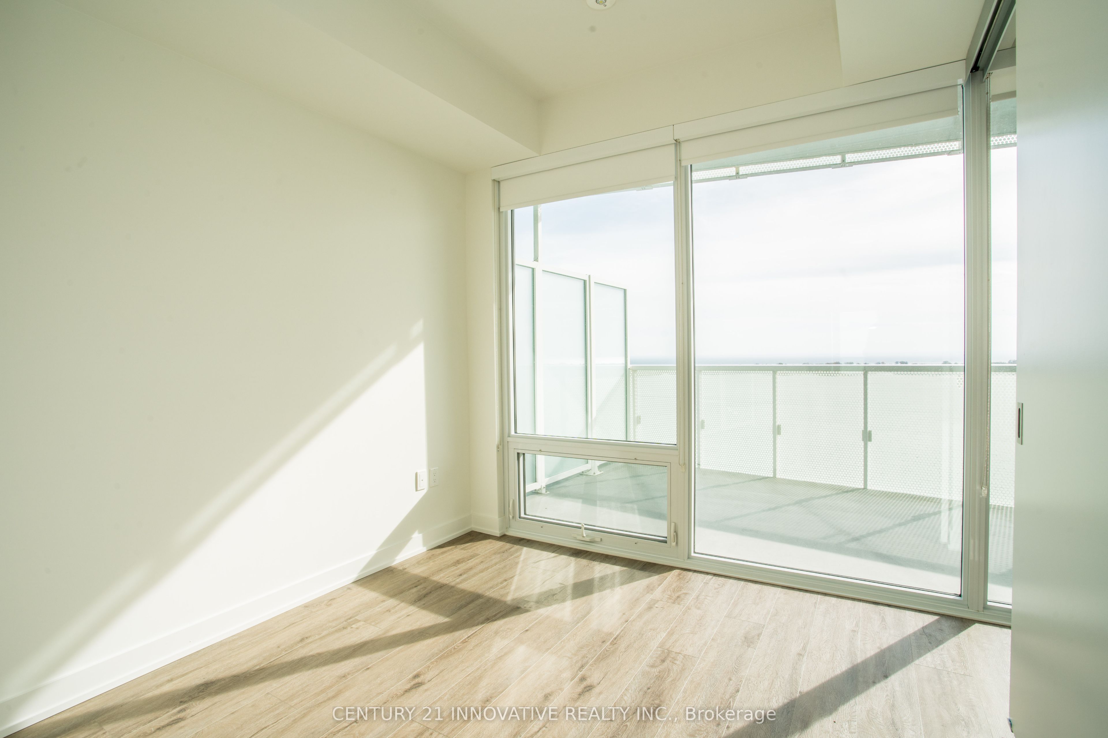 15 Queens Quay N/a E 2403 Property Photo 14
