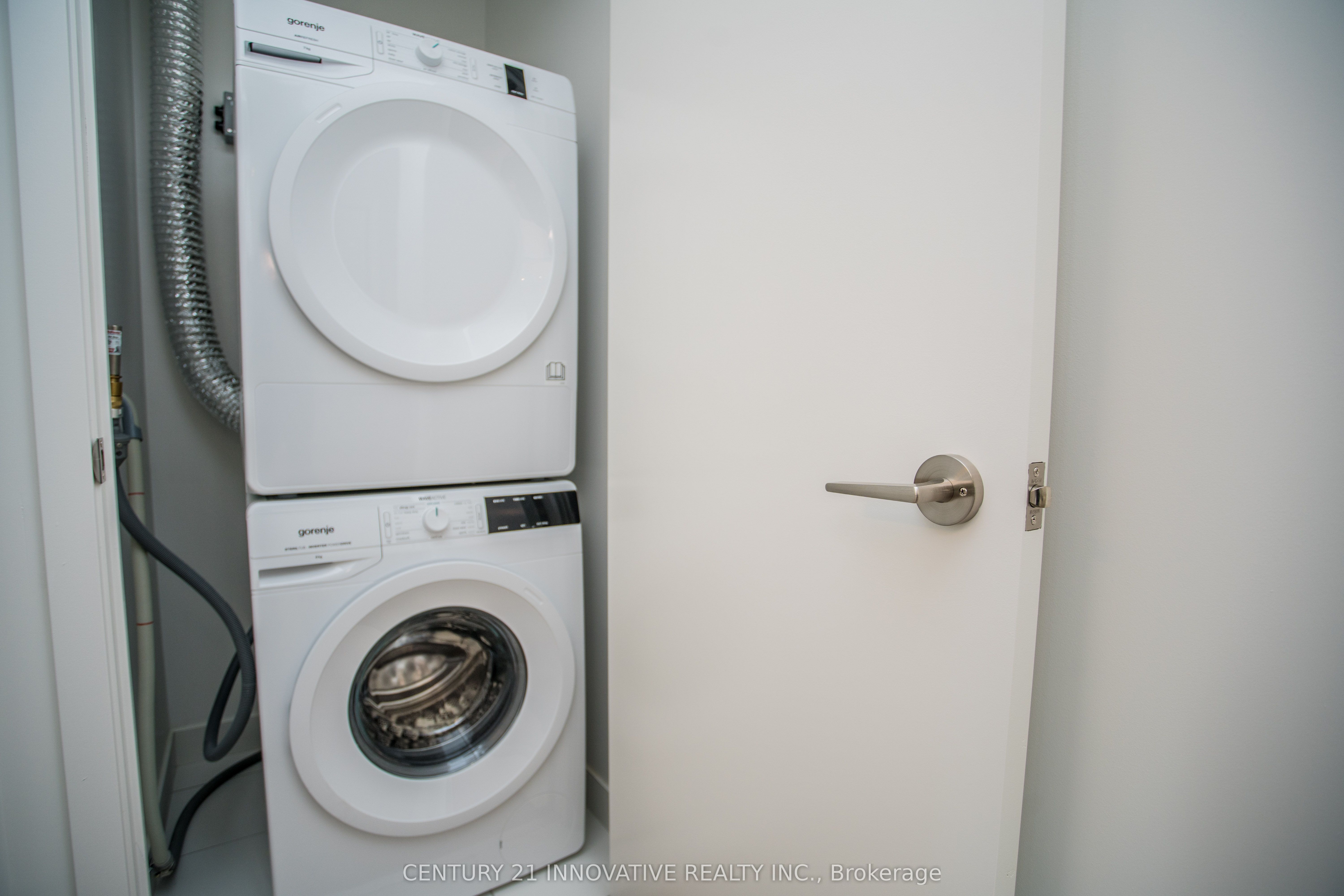 15 Queens Quay N/a E 2403 Property Photo 17