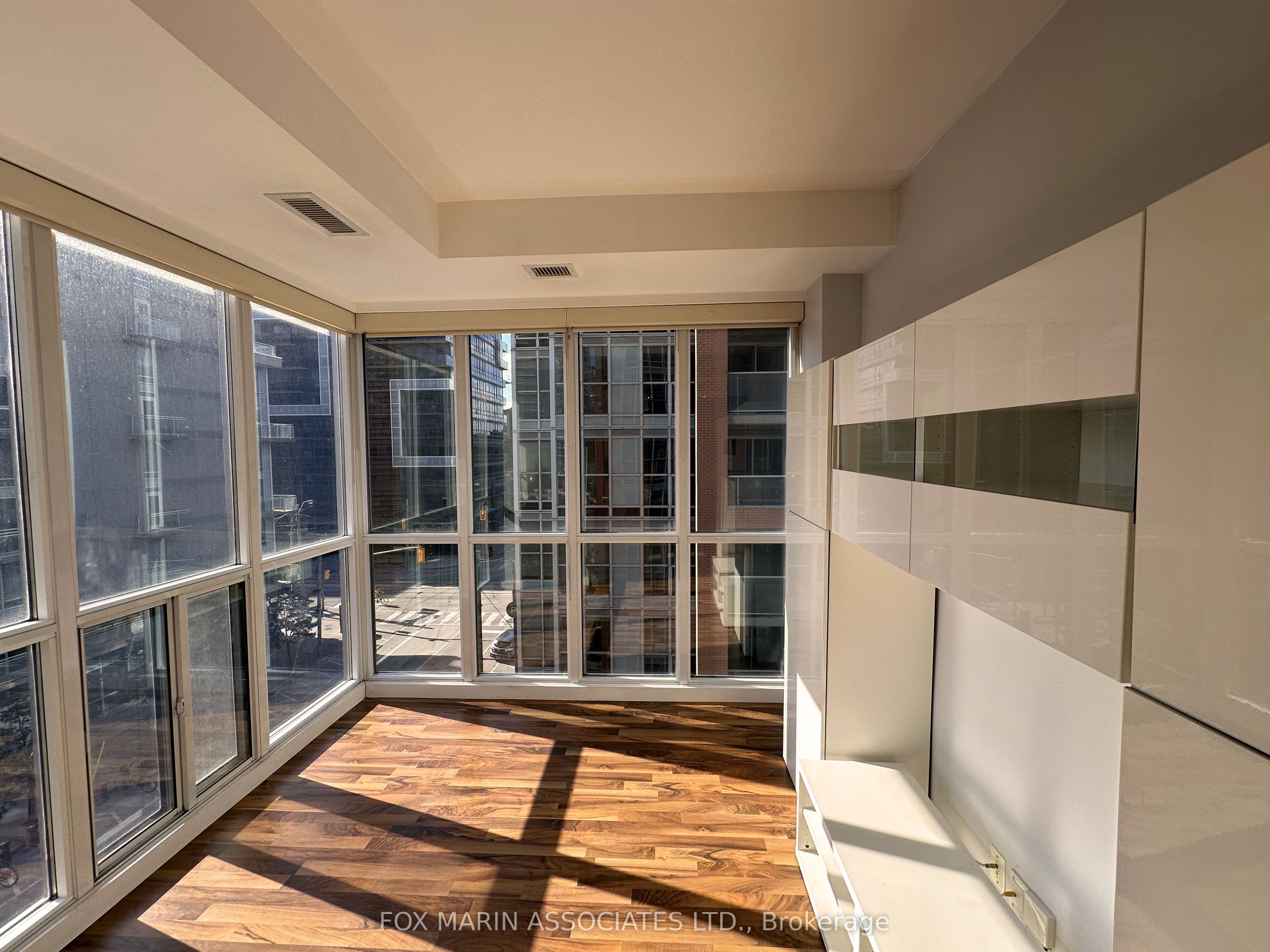 #526 - 1 Shaw Street Property Photo 5