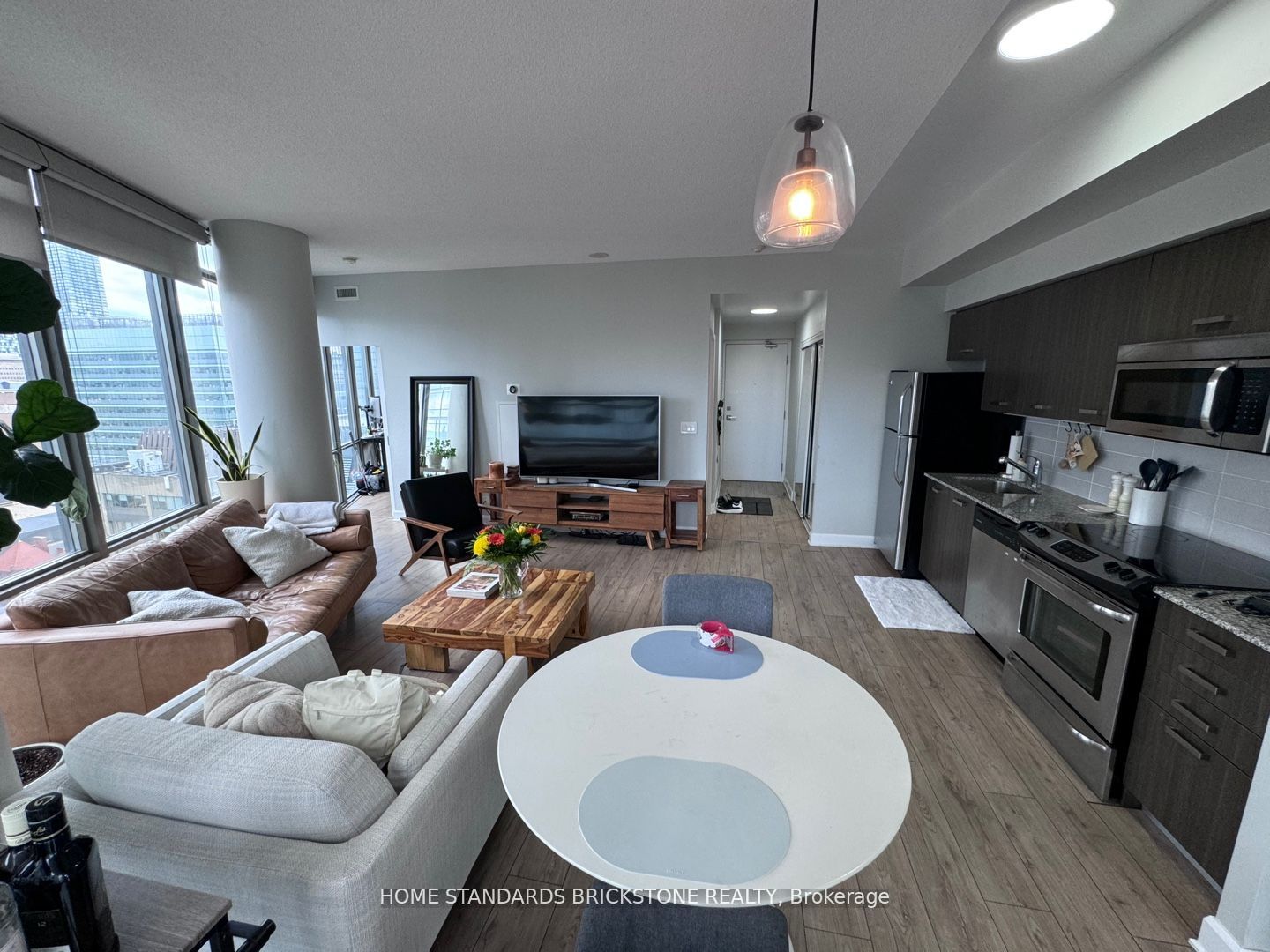 #1708 - 832 Bay Street Property Photo 4