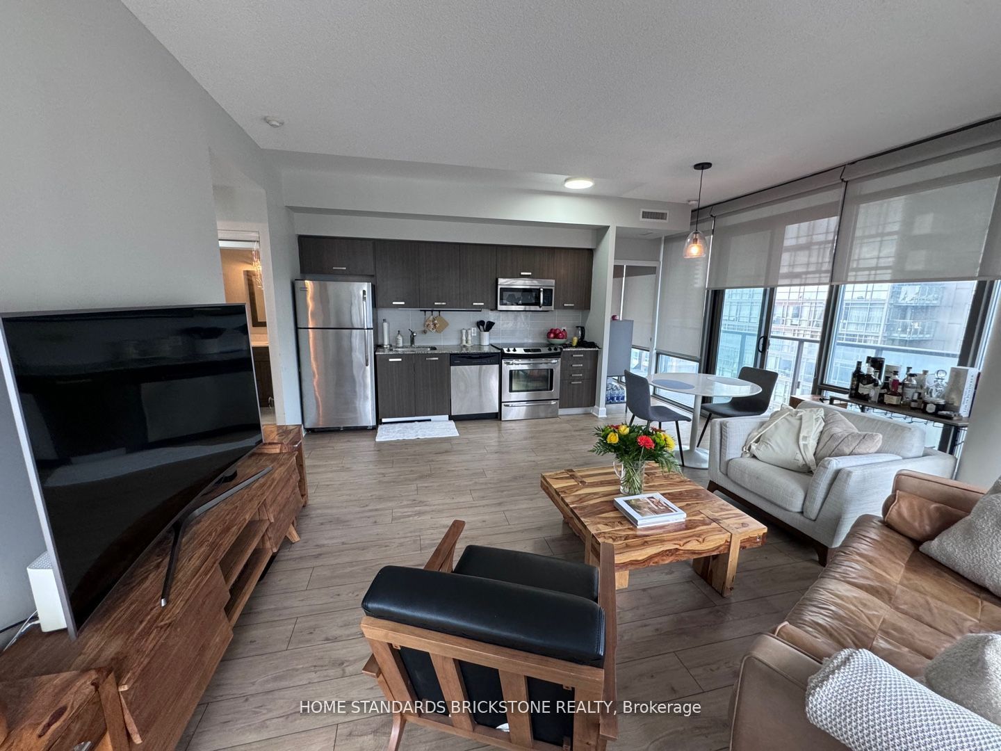 #1708 - 832 Bay Street Property Photo 5