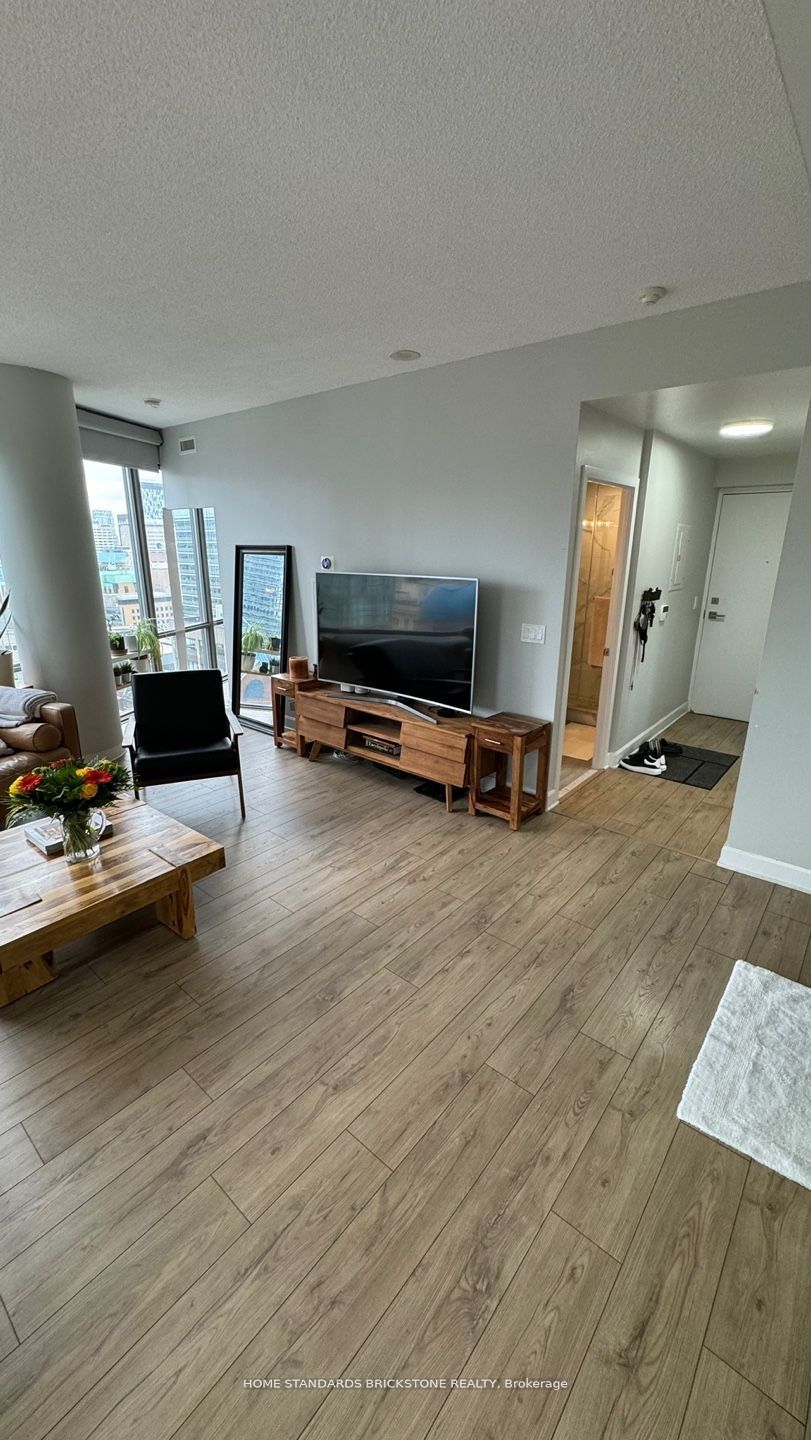 #1708 - 832 Bay Street Property Photo 11