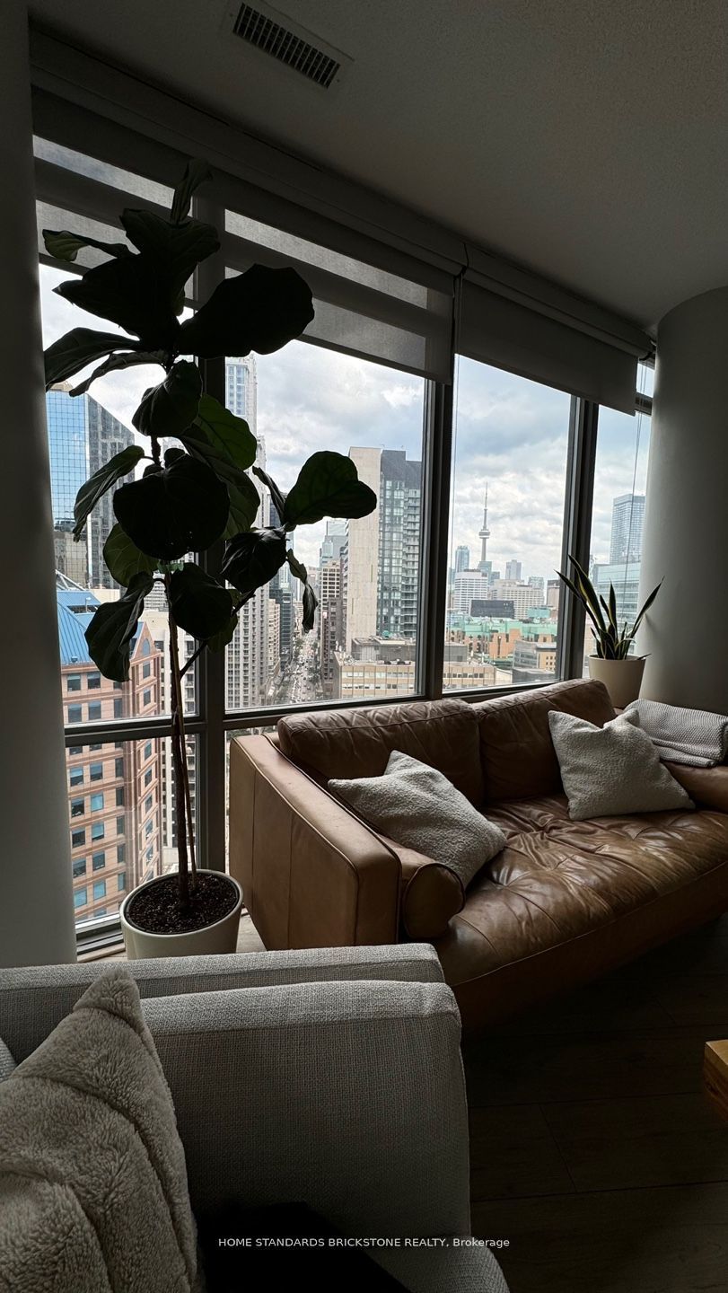 #1708 - 832 Bay Street Property Photo 14