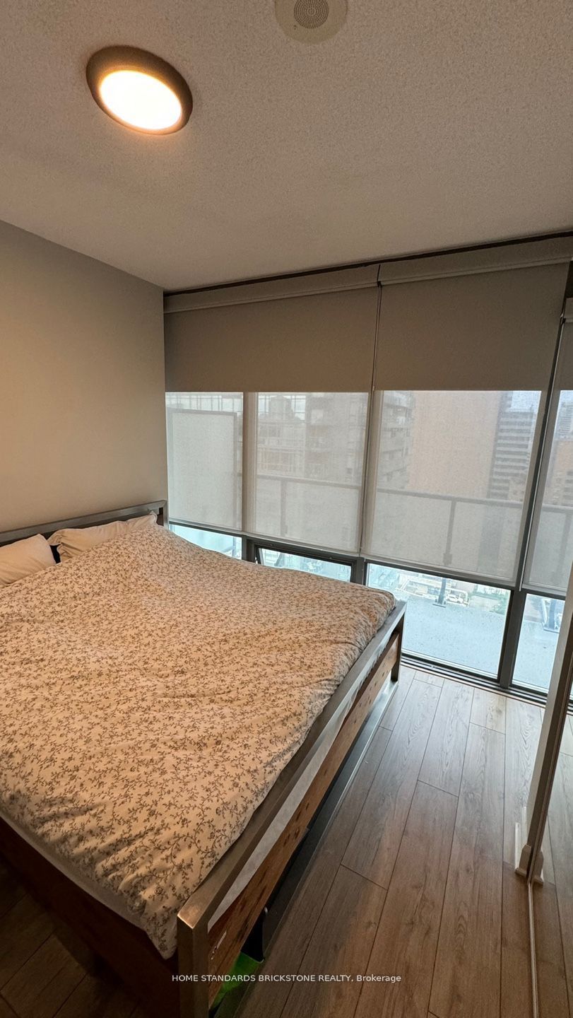#1708 - 832 Bay Street Property Photo 17
