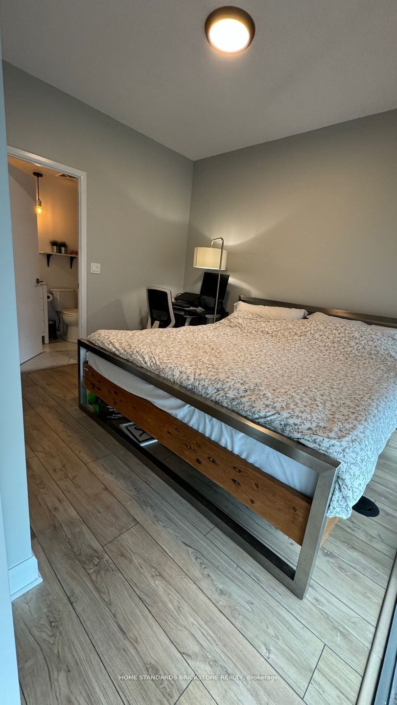 #1708 - 832 Bay Street Property Photo 18
