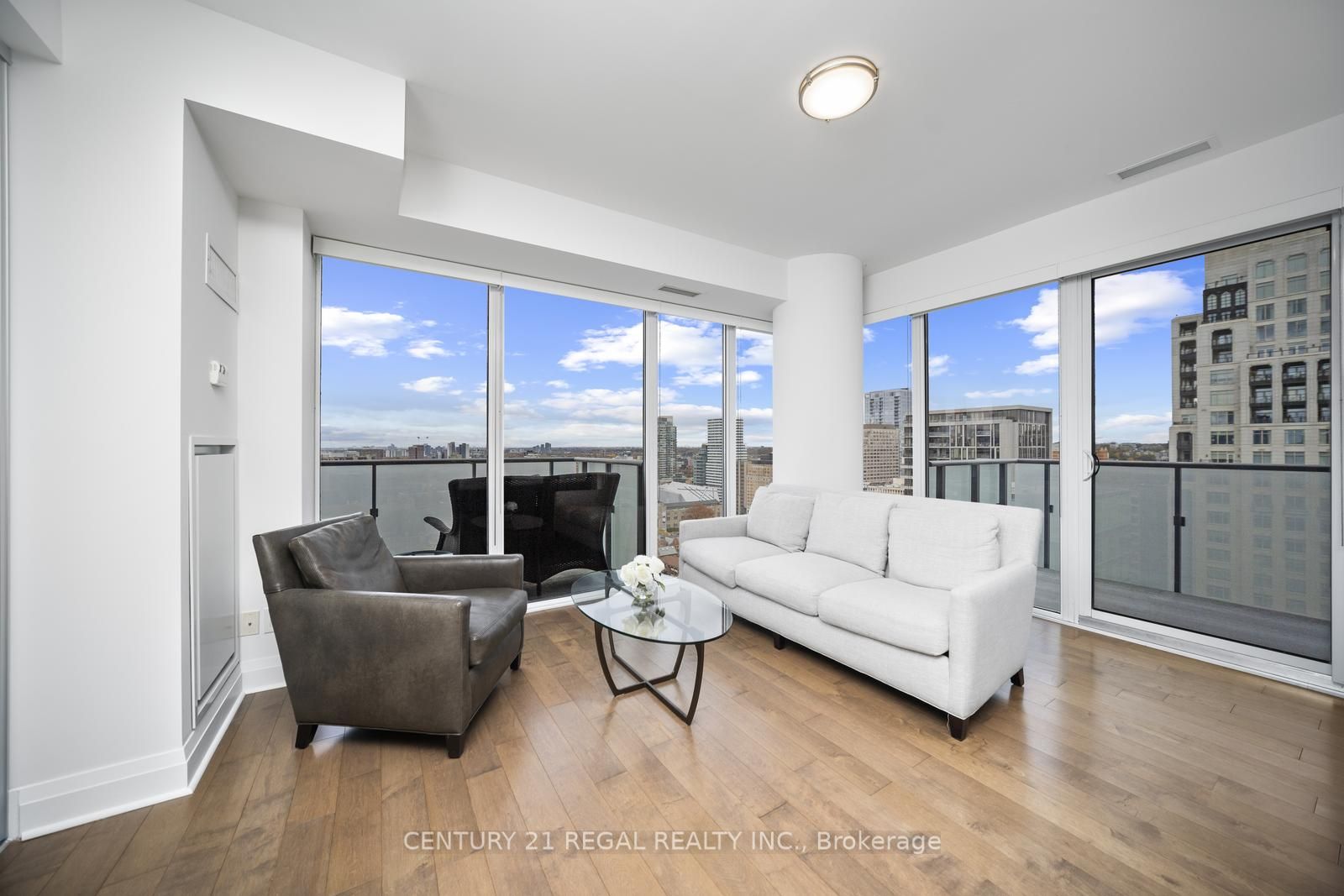 #2407 - 65 St Mary Street Property Photo 6