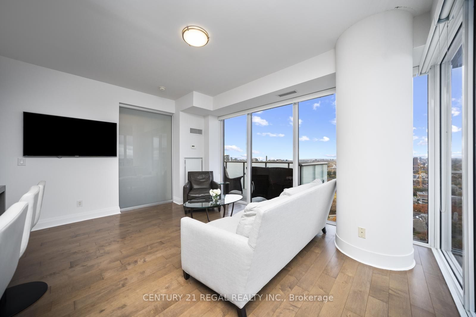 #2407 - 65 St Mary Street Property Photo 7