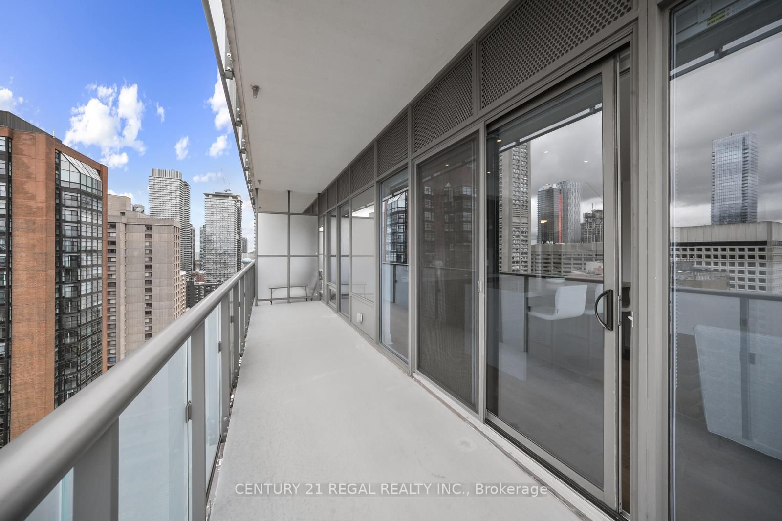 #2407 - 65 St Mary Street Property Photo 10