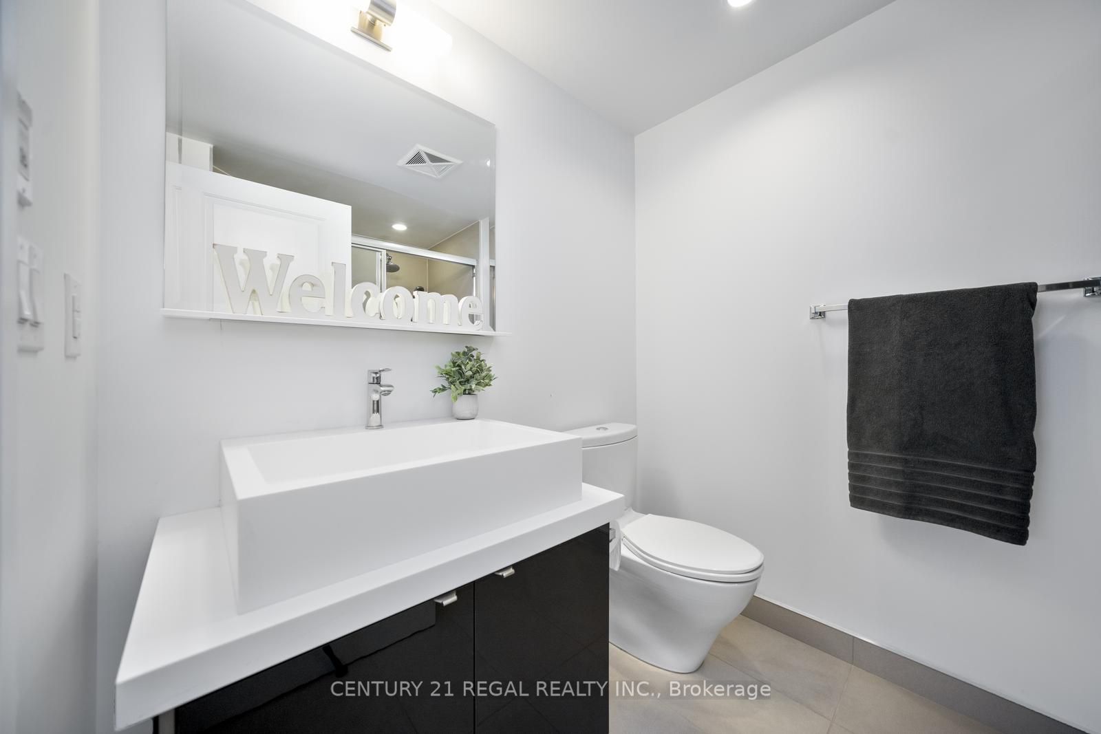 #2407 - 65 St Mary Street Property Photo 14