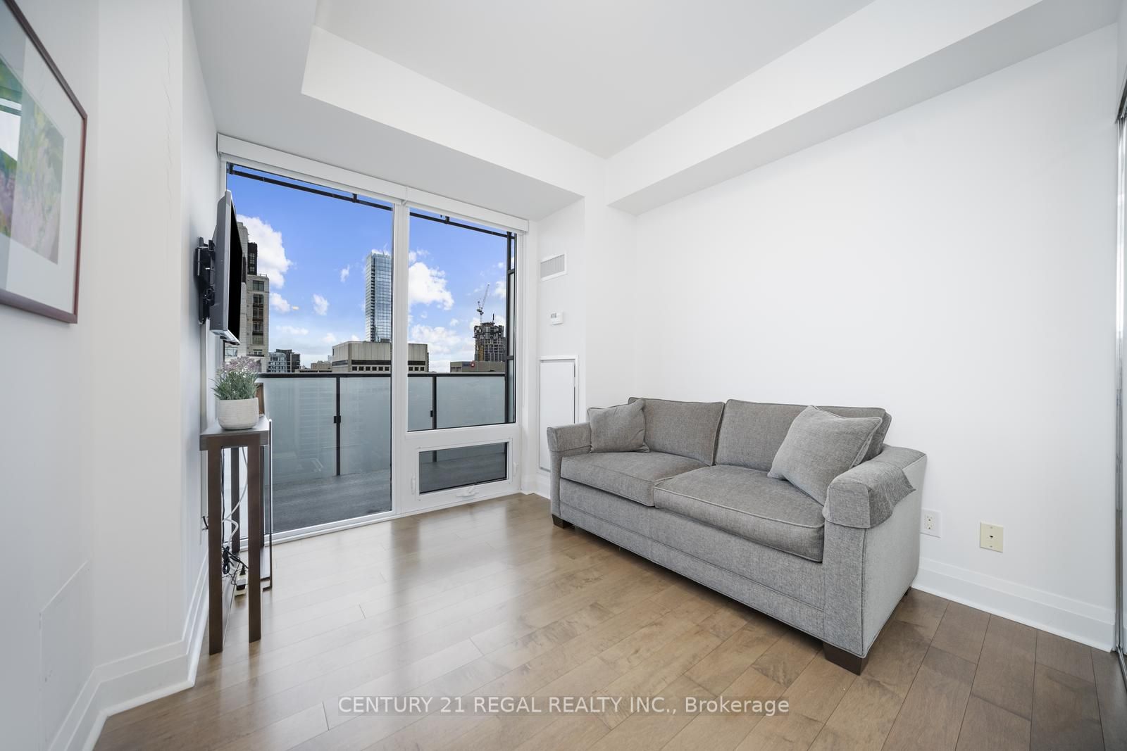 #2407 - 65 St Mary Street Property Photo 19